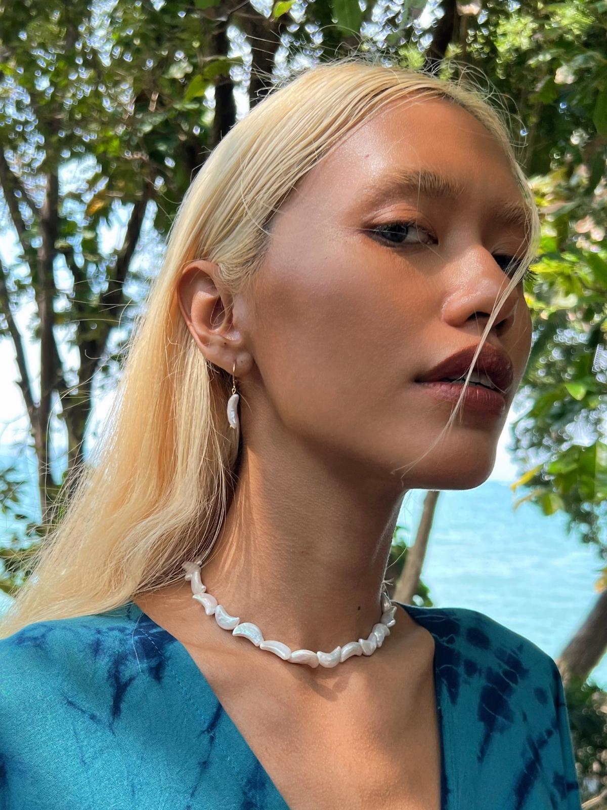 Add this Boho Mother of Pearl Necklace to your wardrobe! - Beach accessories | Beach choker | Summer Fashion Aesthetic