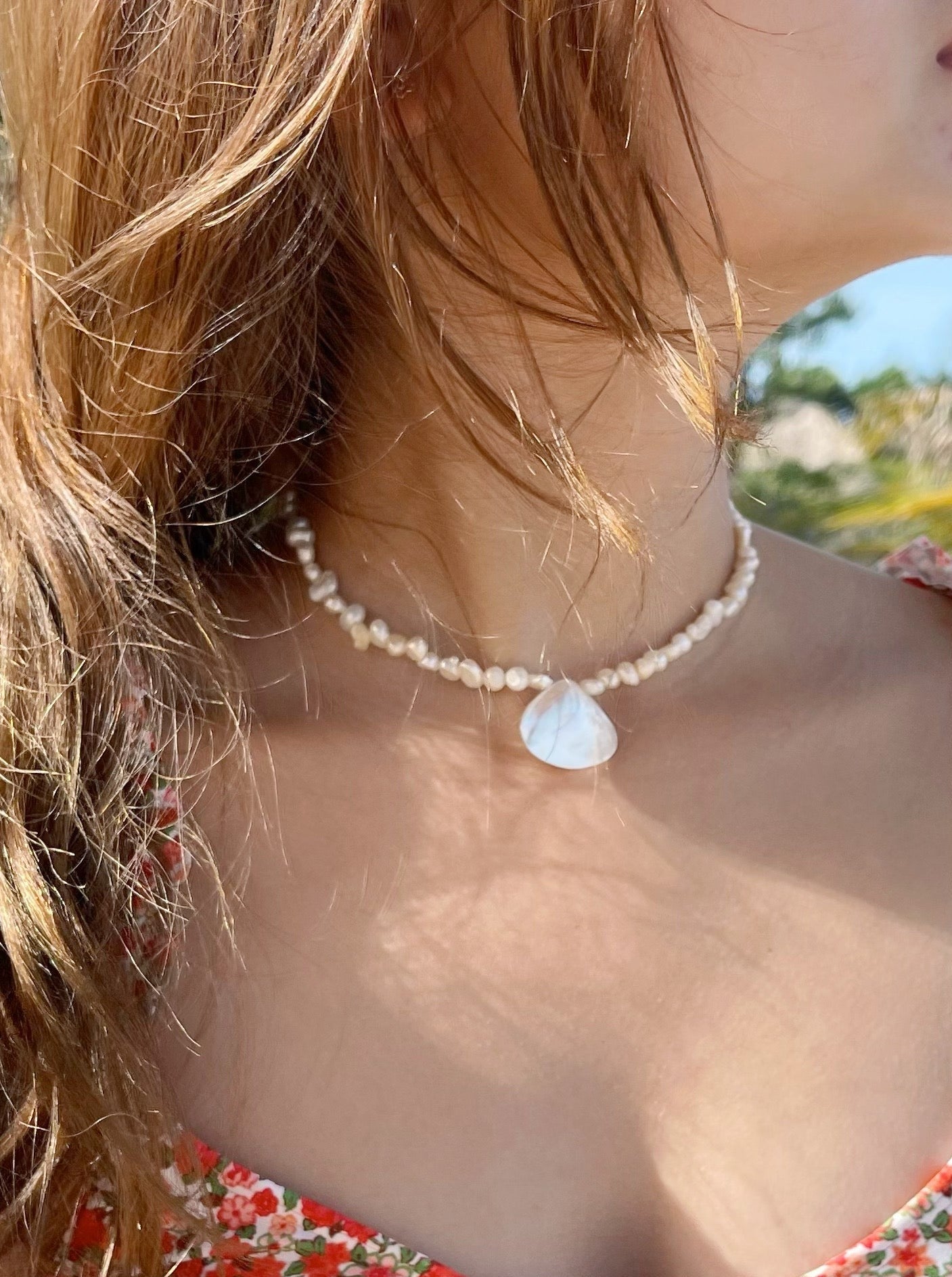 Mermaid Pearl Choker Necklace - Ideal for bohemian fashion lovers, suitable for beach vacations, beach weddings, or daily fashion. Offers minimalistic, boho, and beach-inspired style.