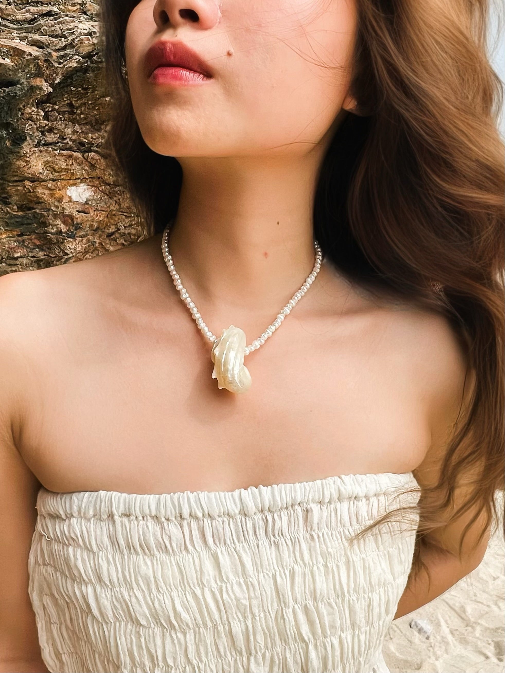Handmade seashell pearl choker necklace featuring natural freshwater pearls, real seashells, and silver accents—perfect for beach weddings, resort wear, boho fashion, and summer vacations.