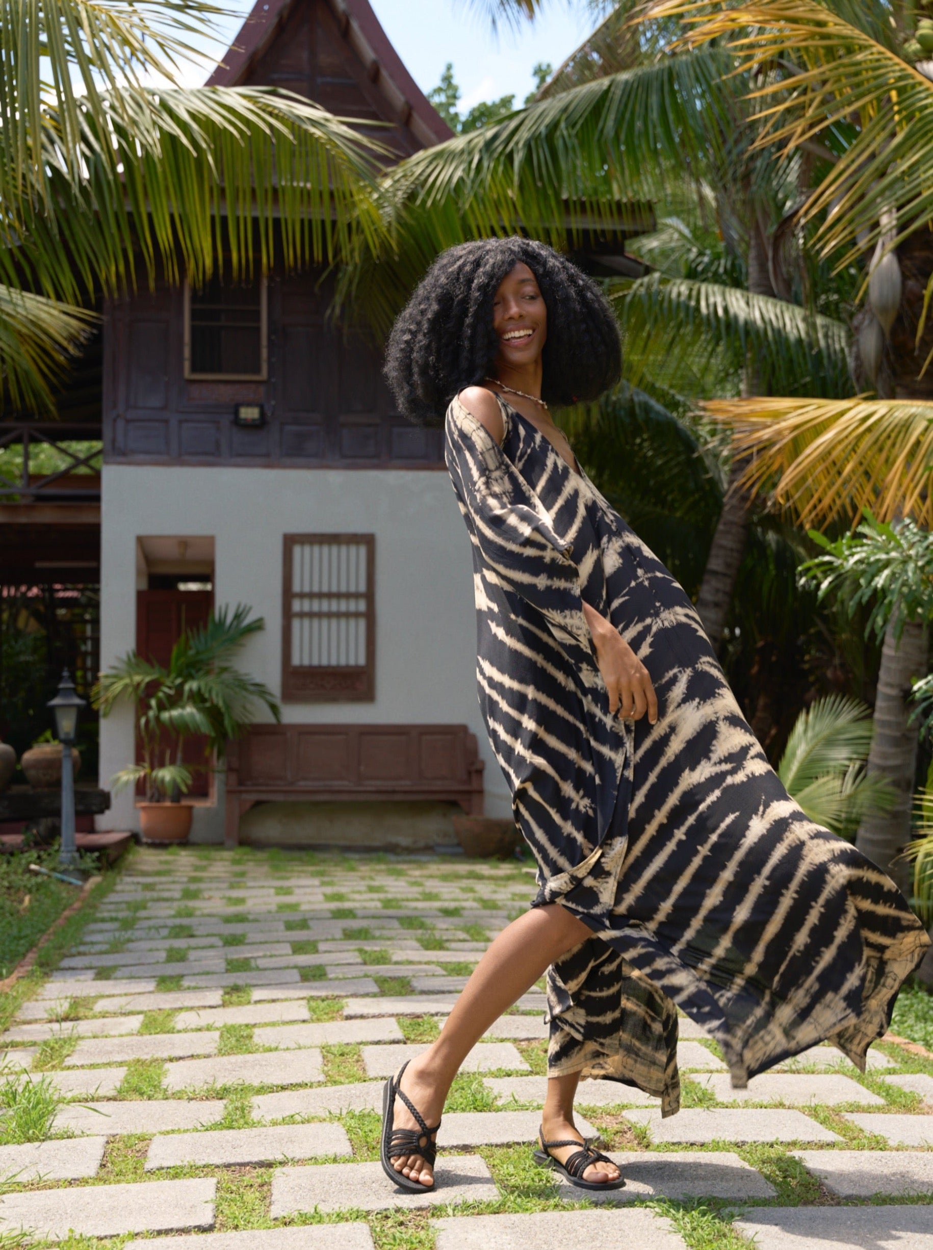 Shop Tie dye V Neck Kaftan Dress - Boho long kaftan tie dye, Casual Loose fit Resort Dress - Black Bohemian Long Kaftan | Coco De Chom