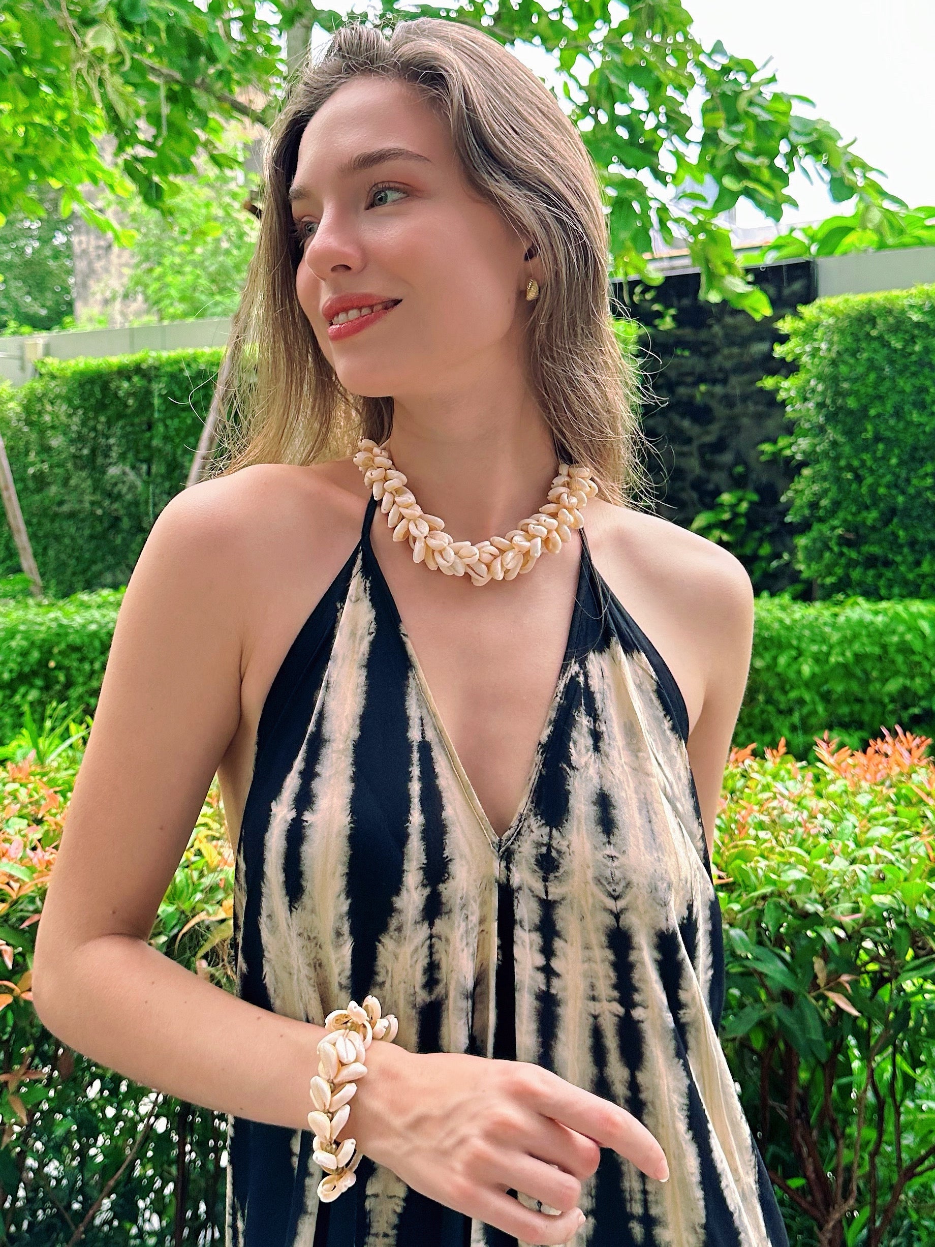 Chunky Cowrie Shell CHOKER Boho Beach Cowrie Bracelet