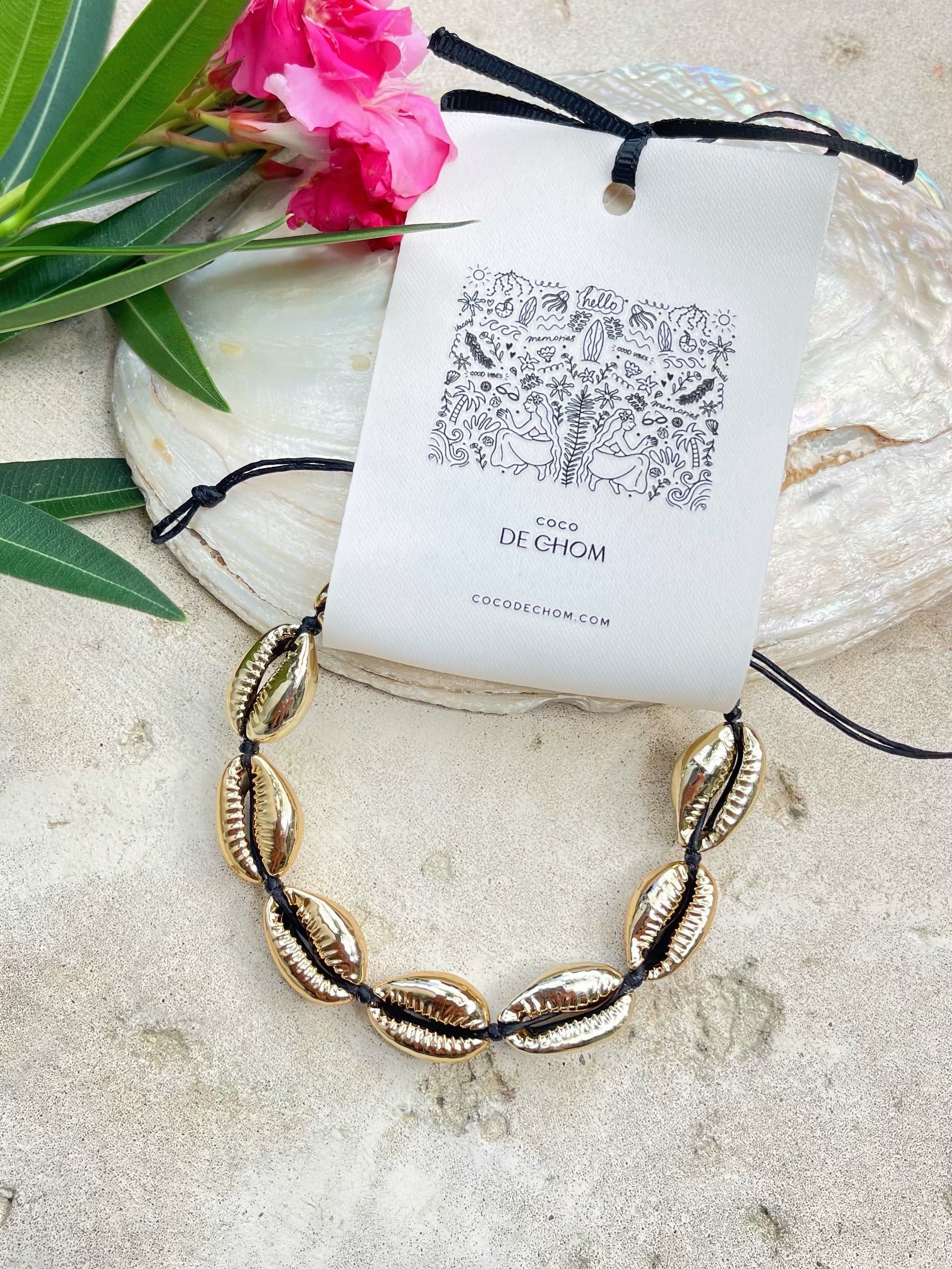 Rosie- Gold Cowrie Seashell Bracelet/Anklet