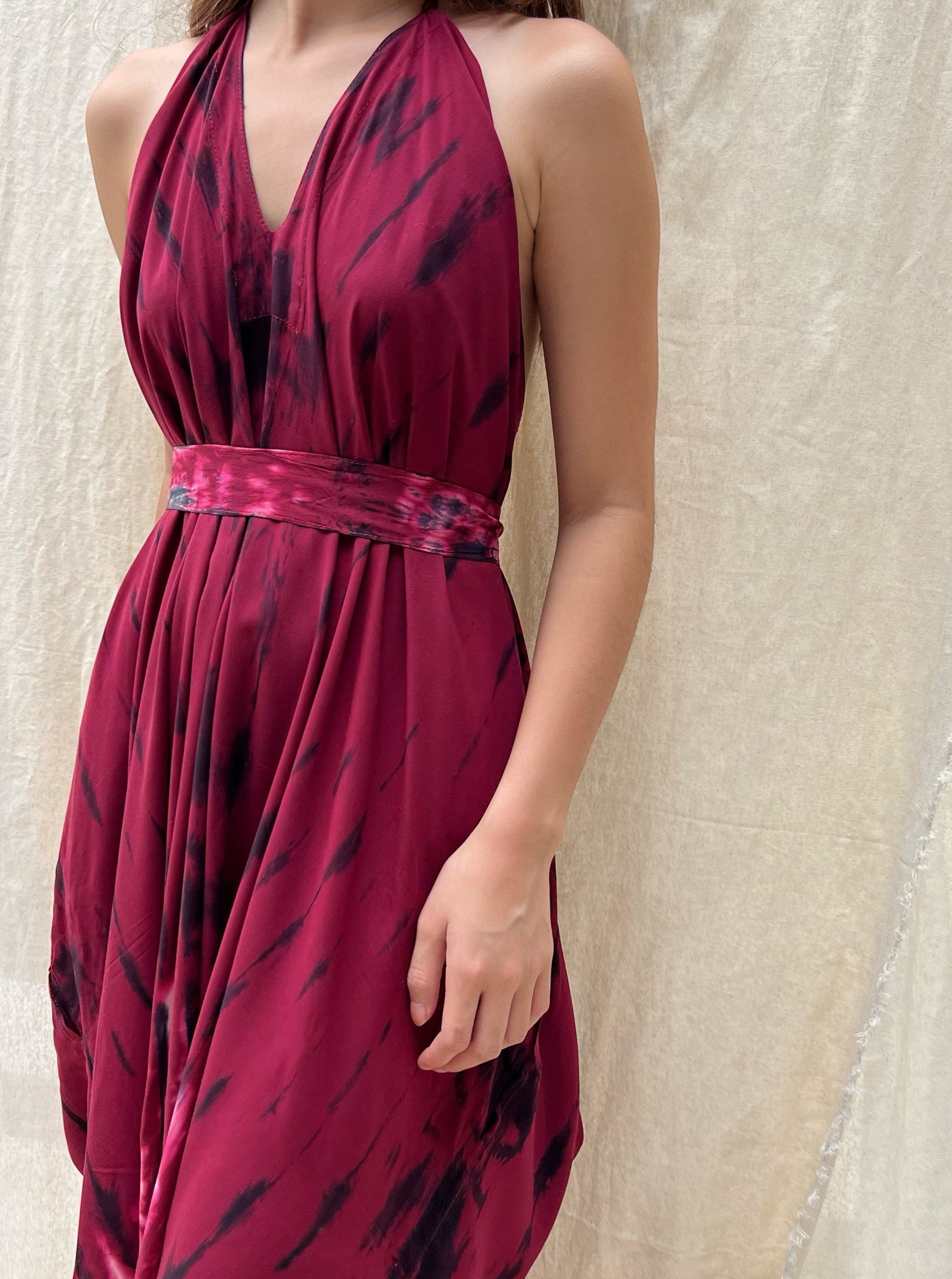 Shop our Fara Tie-Dye Kaftan, a one-of-a-kind convertible dress suitable for every occasion. This sustainable dress exudes a captivating bohemian charm that's both eco-friendly and stylish. Wear it as a maxi dress for beach dress, style it as a bohemian dress for a festival, or throw it on as a beach cover-up. Show off your free-spirited style wherever you go!