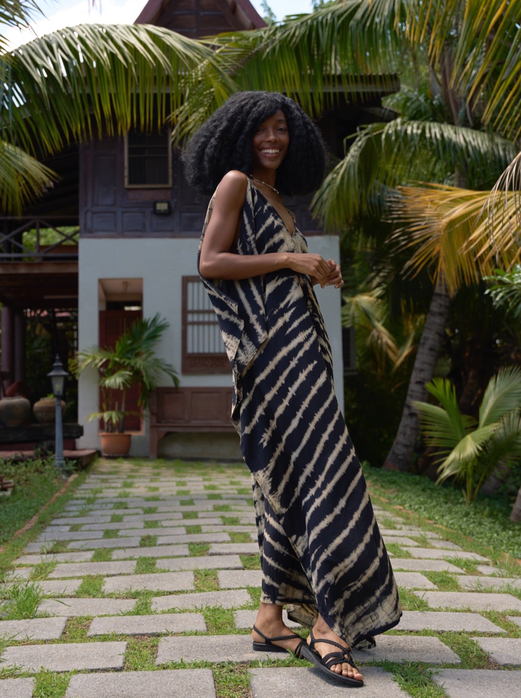 Shop Tie dye V Neck Kaftan Dress - Boho long kaftan tie dye, Casual Loose fit Resort Dress - Black Bohemian Long Kaftan | Coco De Chom