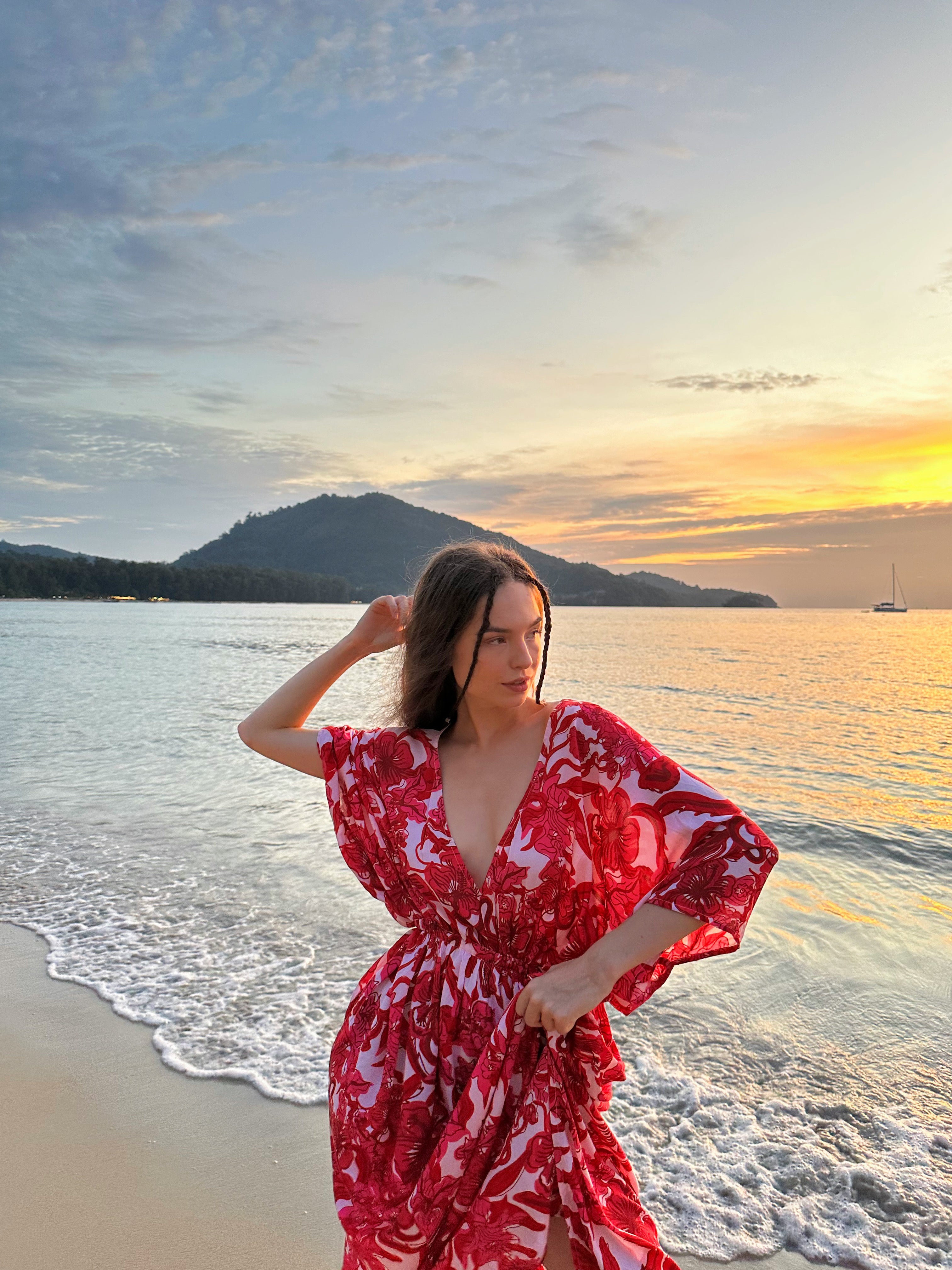Discover the Kaftan in Pink Floral print—a striking fusion of vibrant color and meticulous design. Embrace the thrill of your upcoming escape with this chic and comfortable caftan, perfect for resort dress, cruise wear, party attire, and everyday elegance. Brought to you by Coco de Chom, this caftan is a stylish companion for various occasions.
