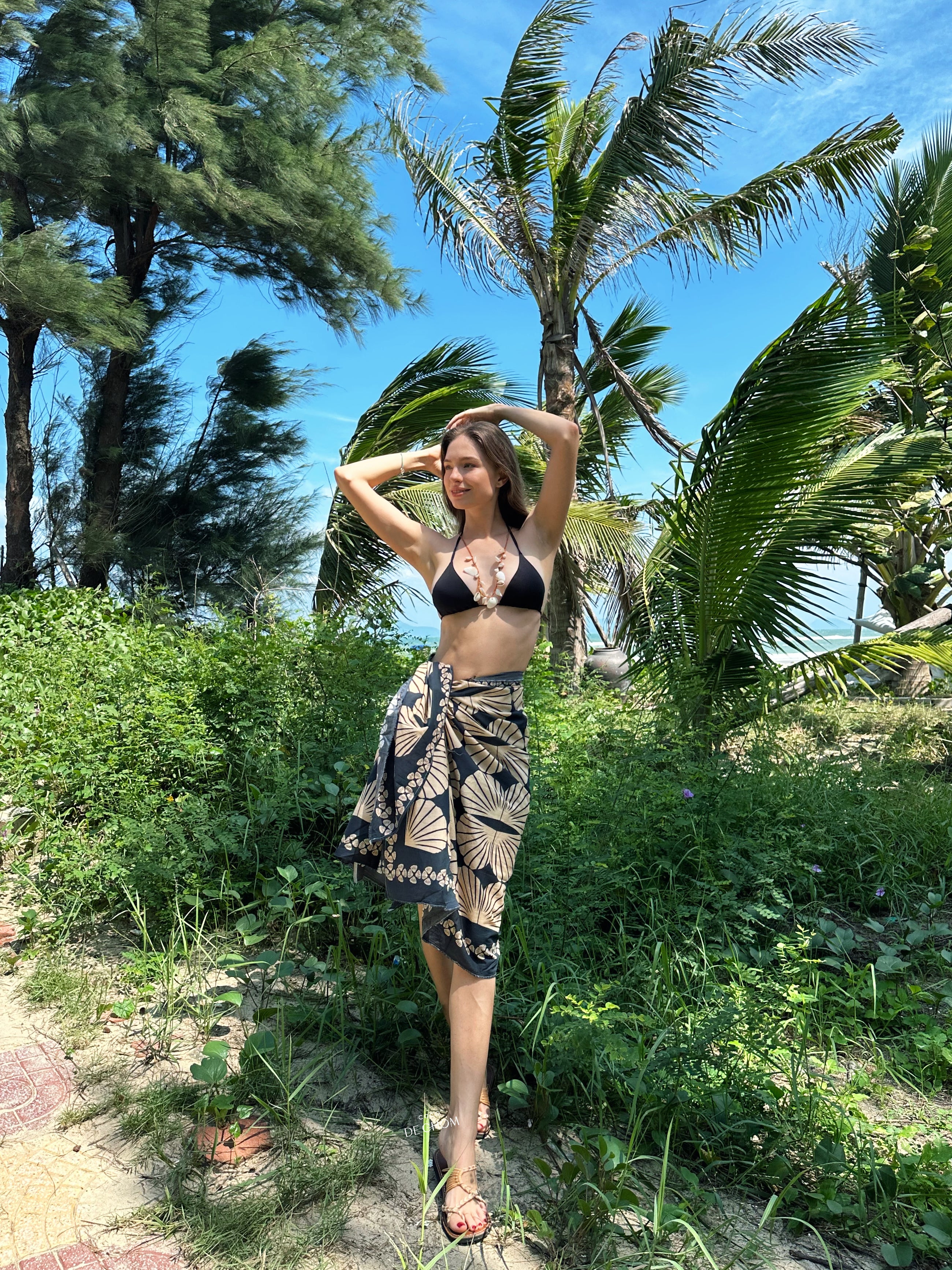 Organic Cotton Seashell Print Sarong – Beach Cover-Up | Coco De Chom
Handcrafted organic cotton sarong with seashell print, perfect as a beach cover-up. Lightweight, breathable, and eco-friendly for tropical vacations or resort wear.