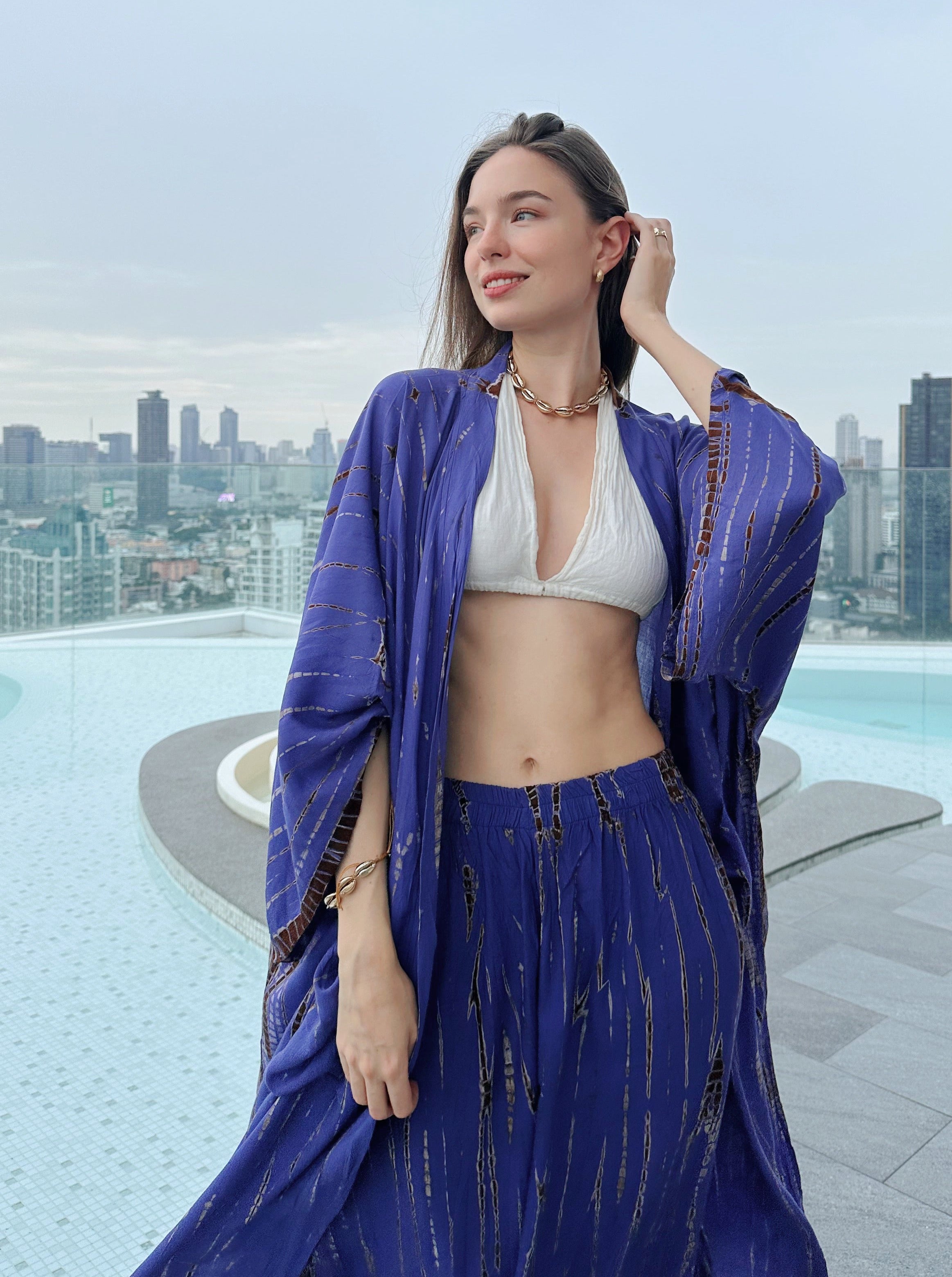 This unisex tie dye long kimono robe from Swan Tie dye is the perfect piece for a boho look and ultimate comfort! Get yours now!