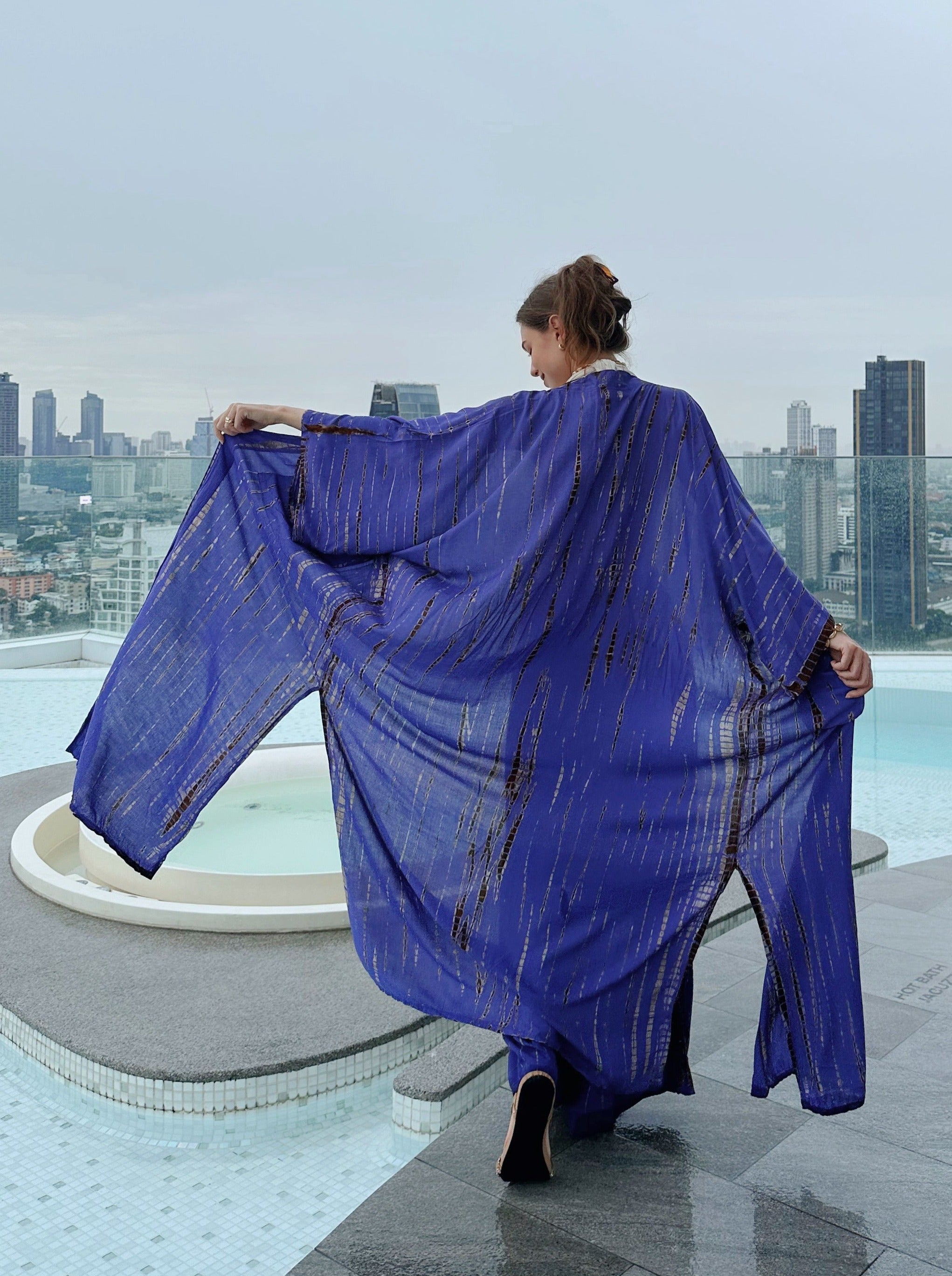This unisex tie dye long kimono robe from Swan Tie dye is the perfect piece for a boho look and ultimate comfort! Get yours now!