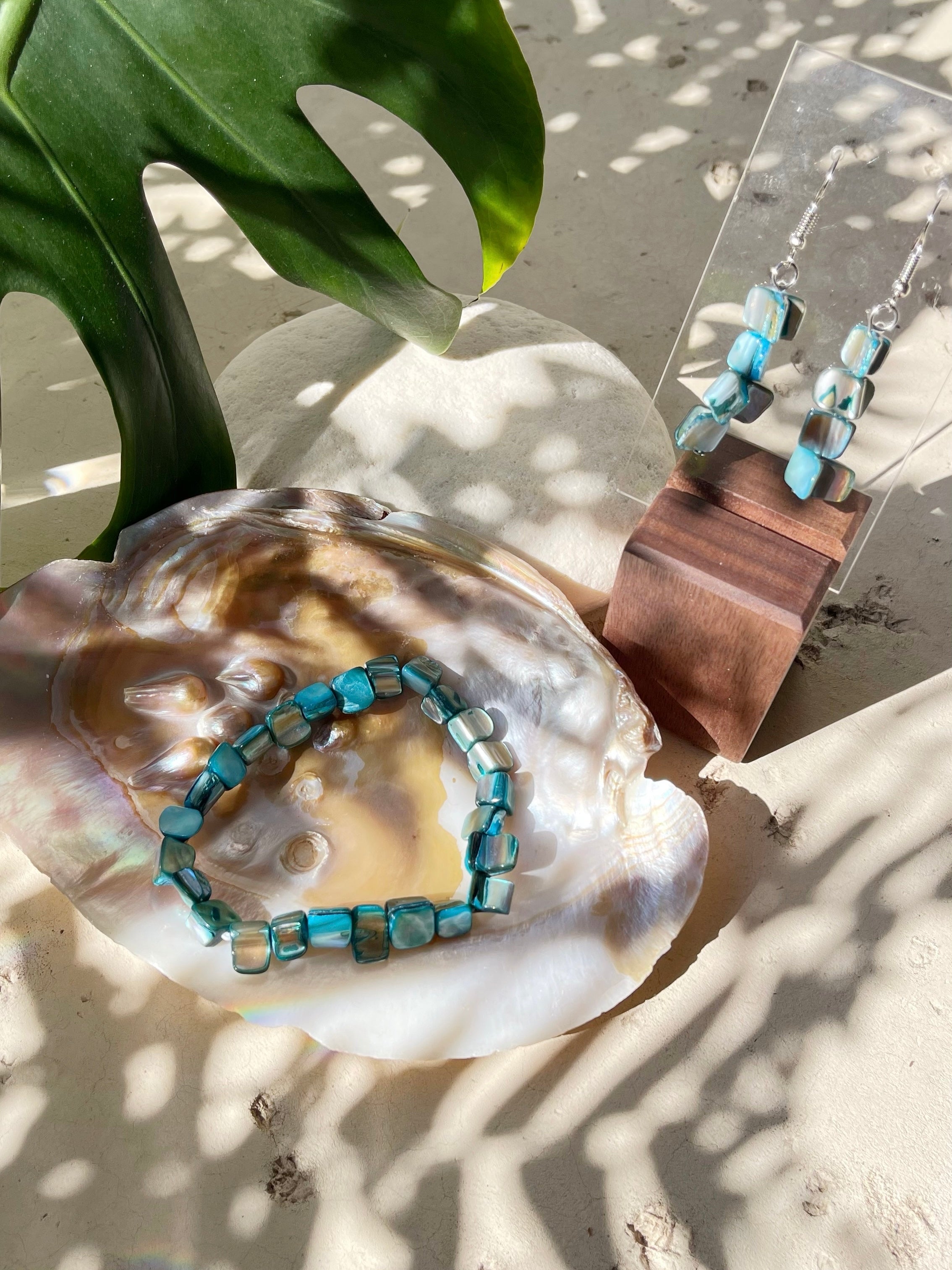 Nora- Mother-of-Pearl Earrings