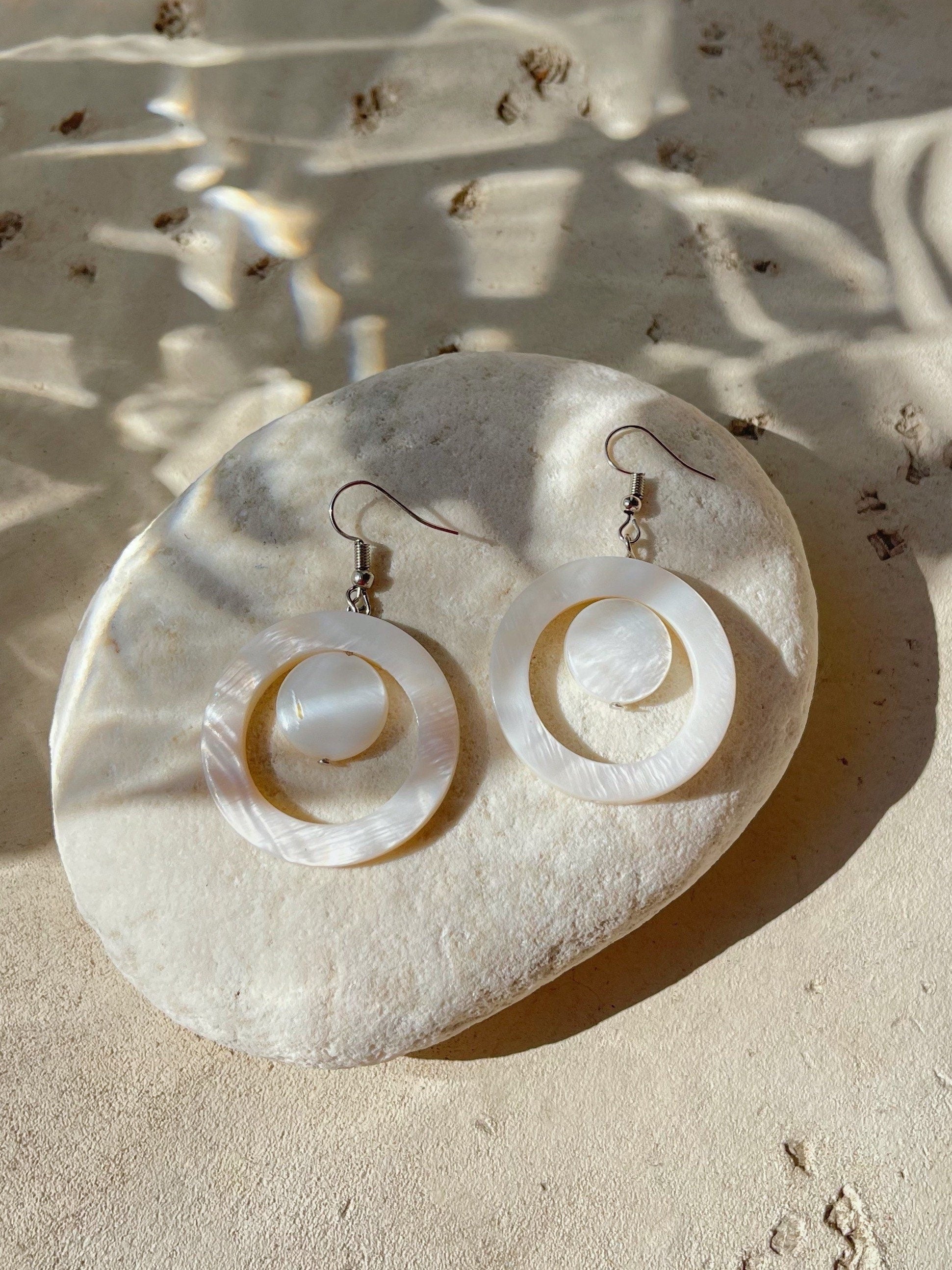 Nacre2, Mother of pearl handcrafted Earrings