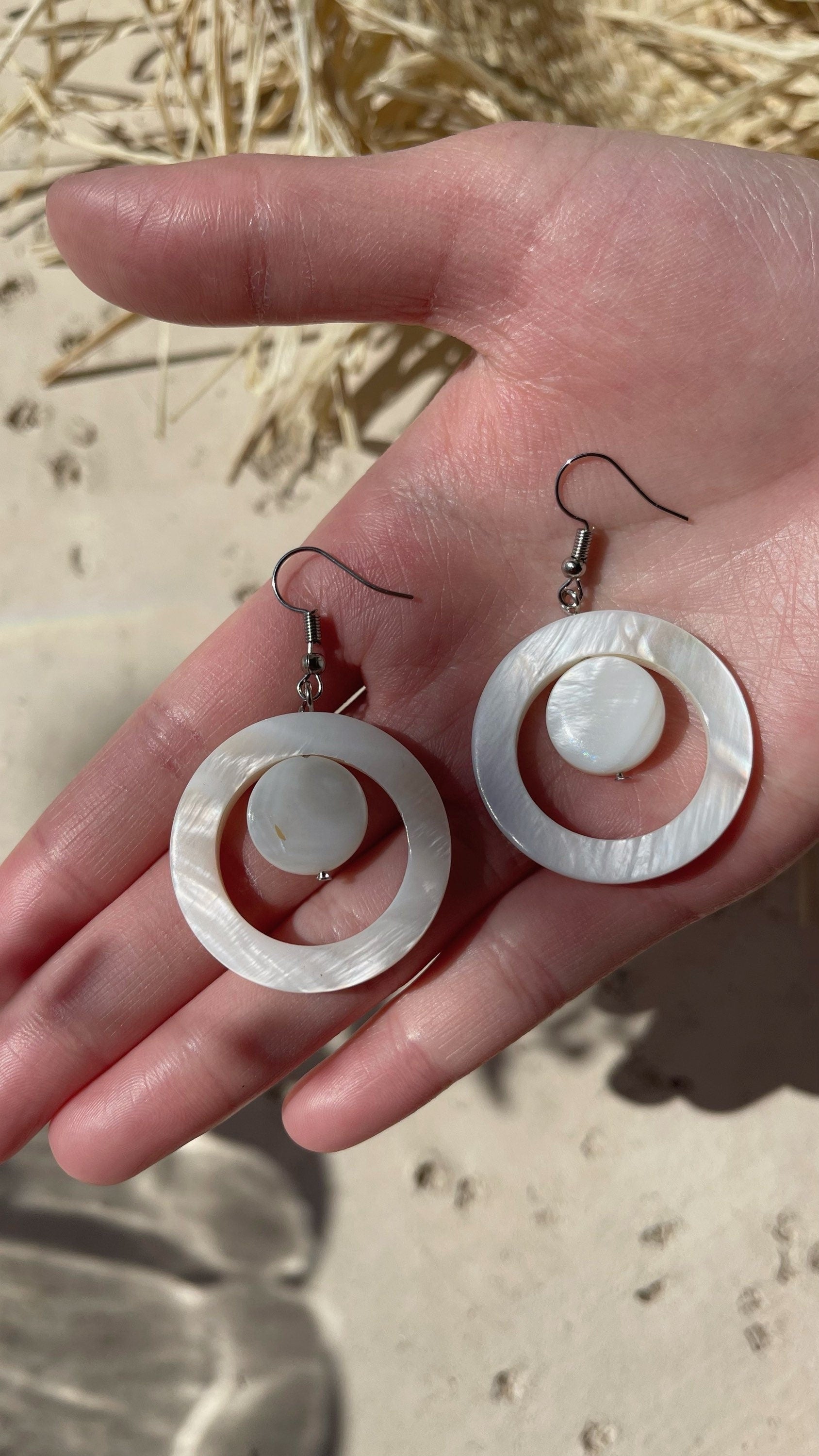 Nacre2, Mother of pearl handcrafted Earrings