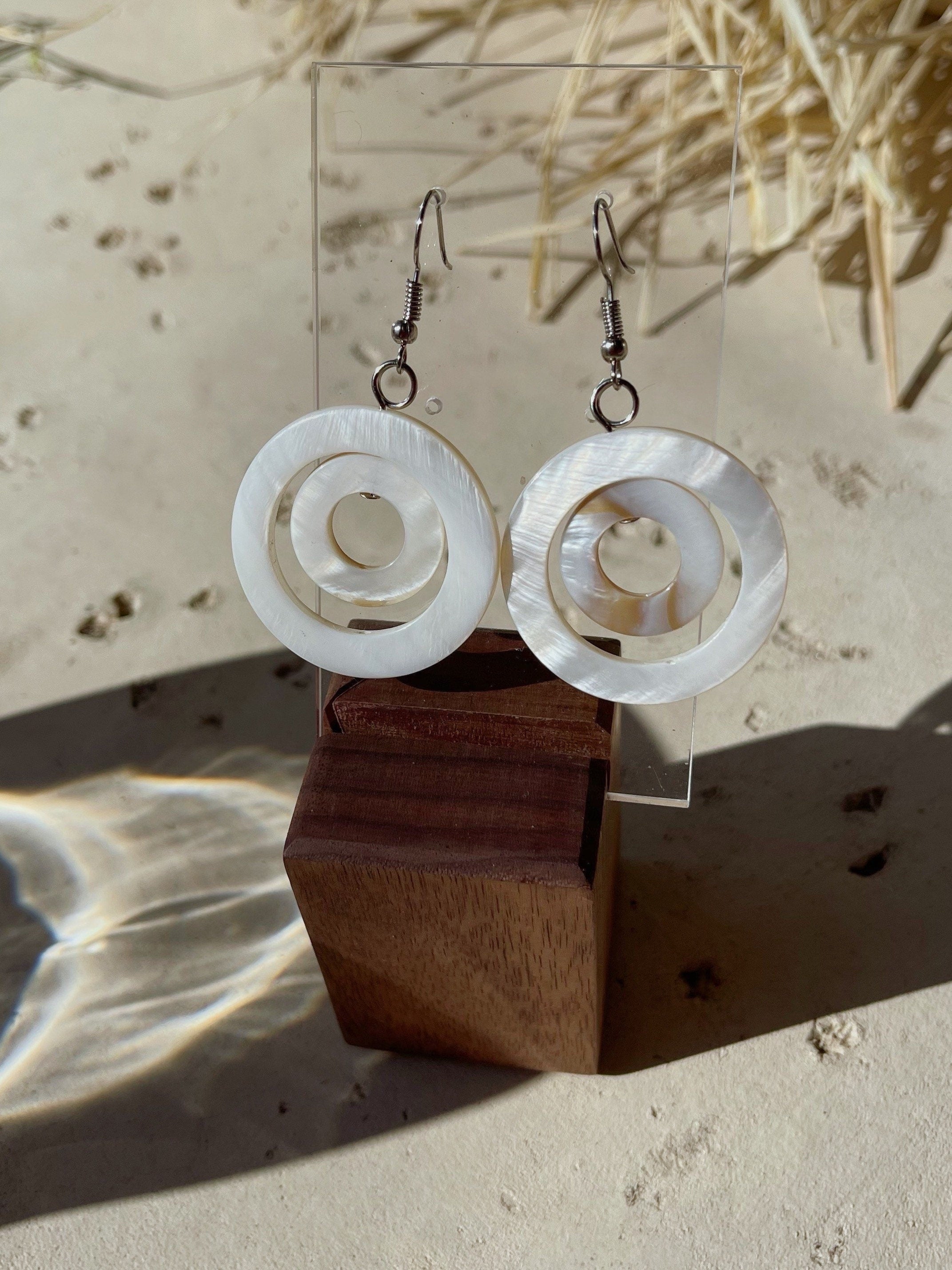 Nacre3, Mother of pearl handcrafted Earrings