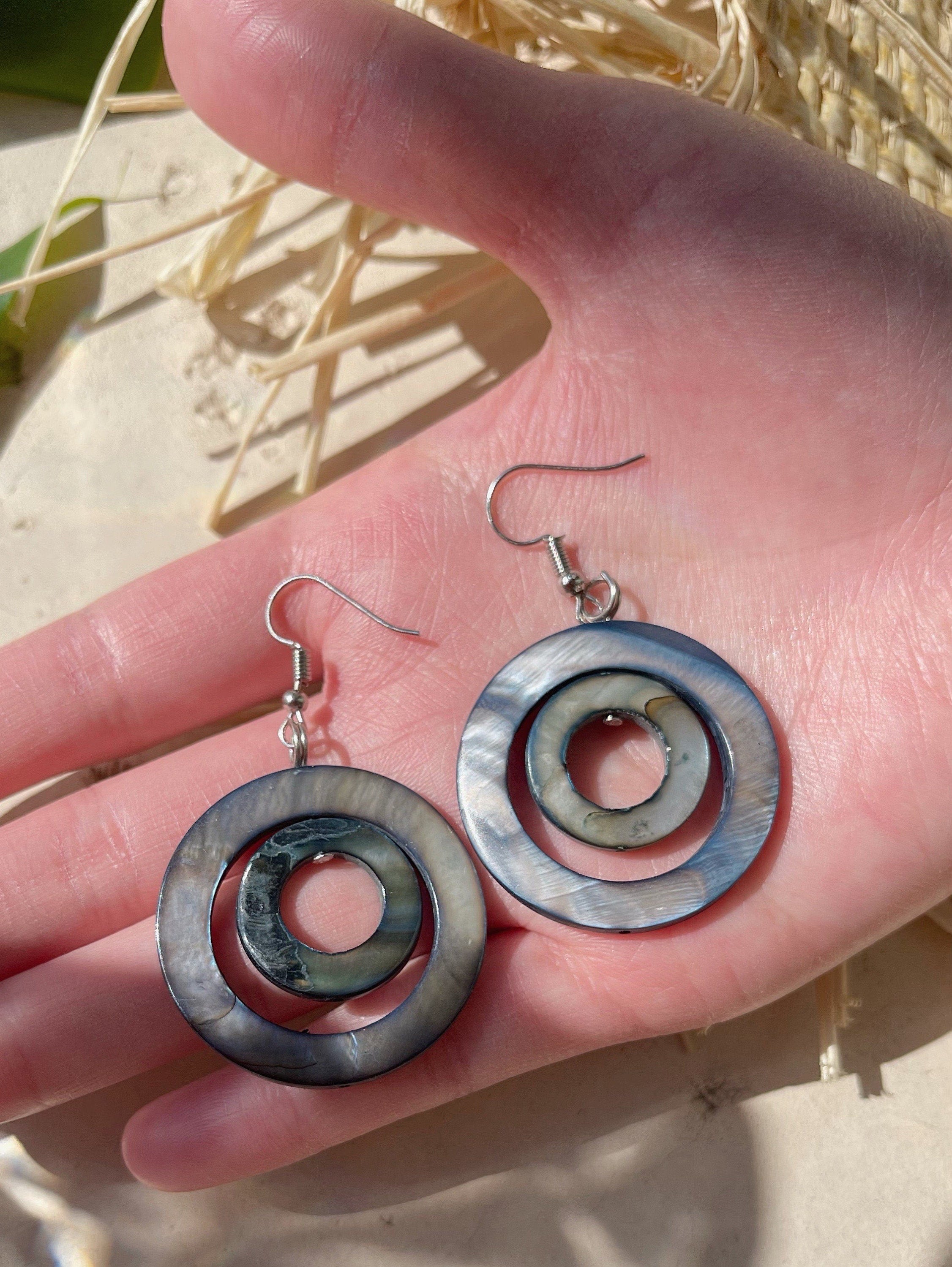 Nacre3, Mother of pearl handcrafted Earrings