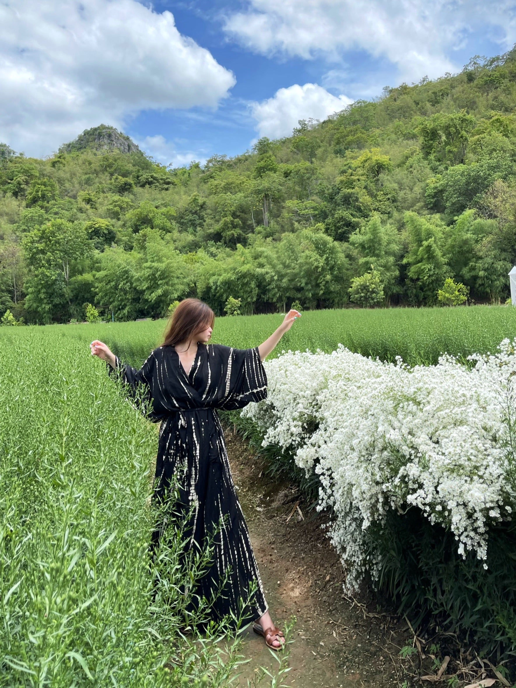 Shop Black Tie dye kimono robe, Summer beach coverup, Oversized kimono robe in tie dye, handmade tie dye kimono with Coco de Chom?