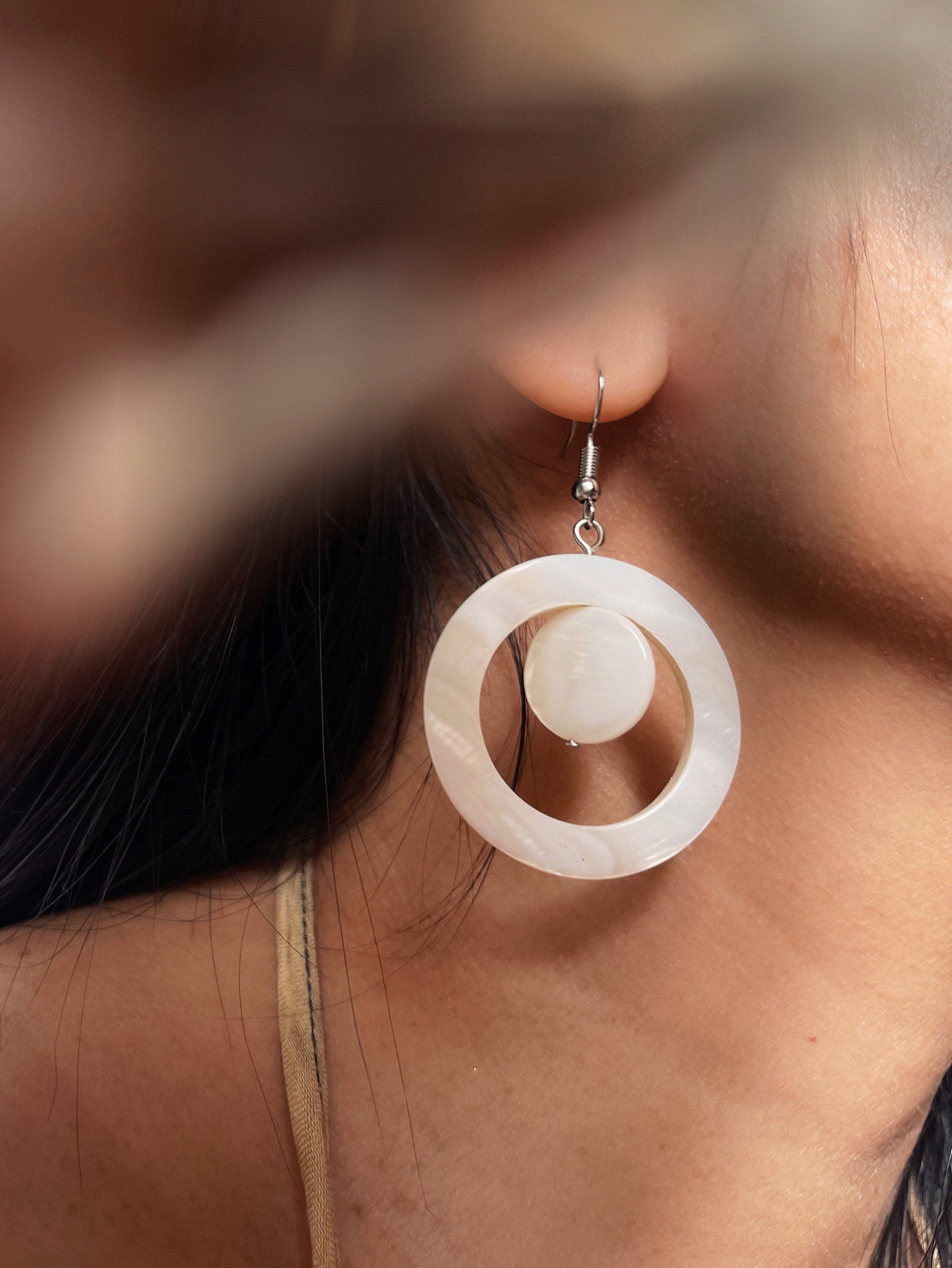 Nacre2, Mother of pearl handcrafted Earrings