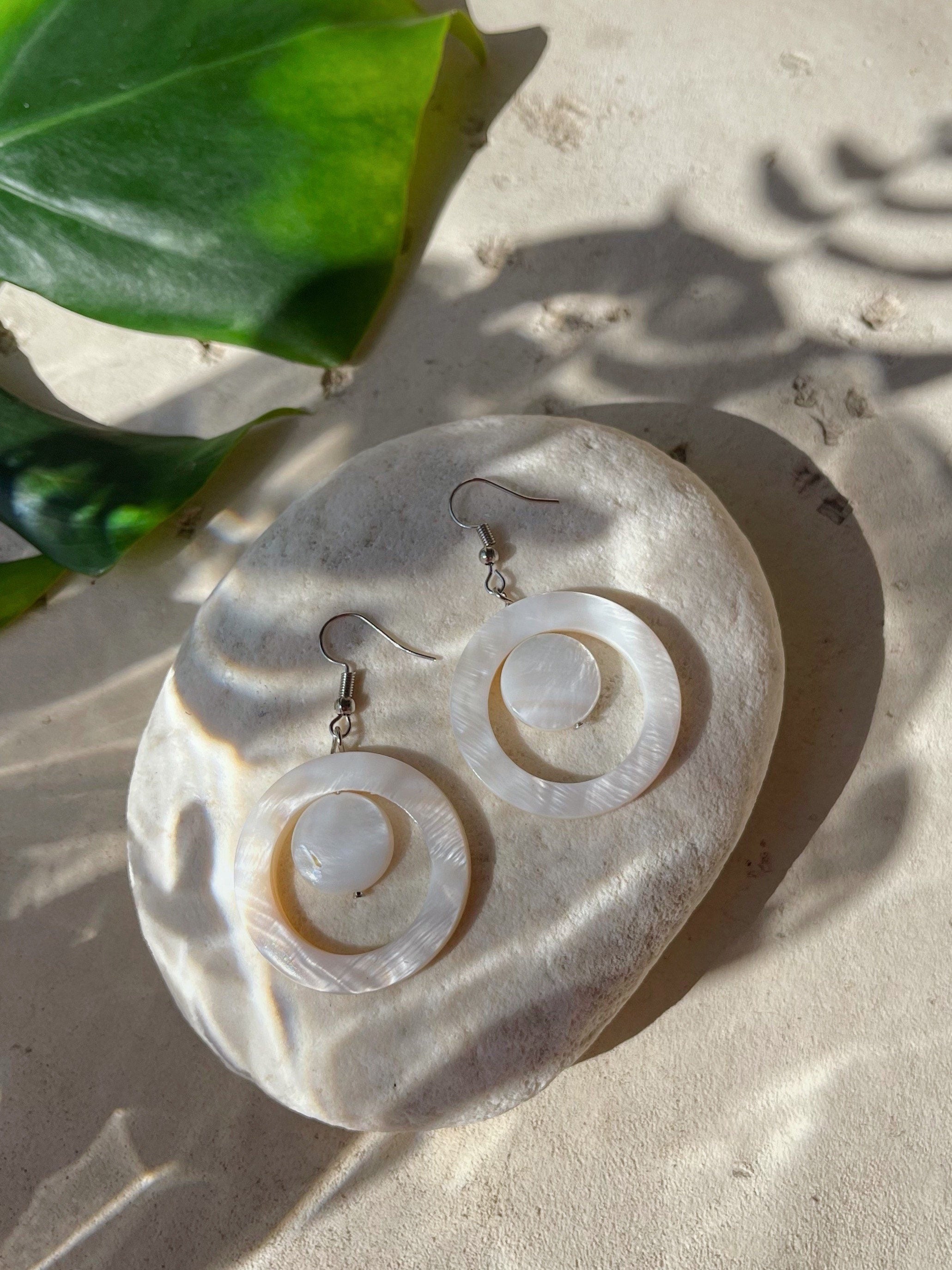 Nacre2, Mother of pearl handcrafted Earrings