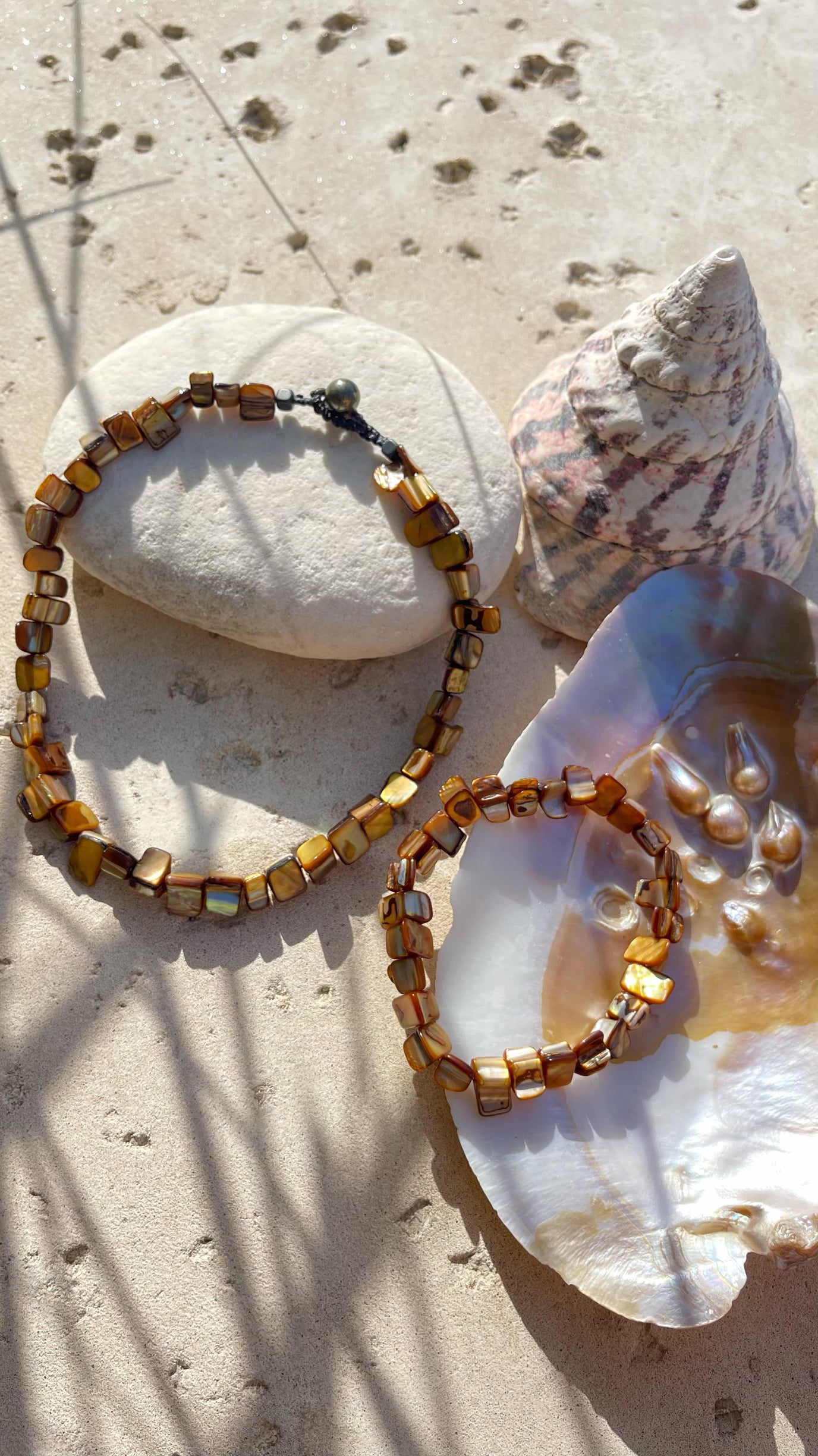 Add this Boho Mother of Pearl Necklace to your wardrobe! - Beach accessories | Beach choker | Summer Fashion Aesthetic