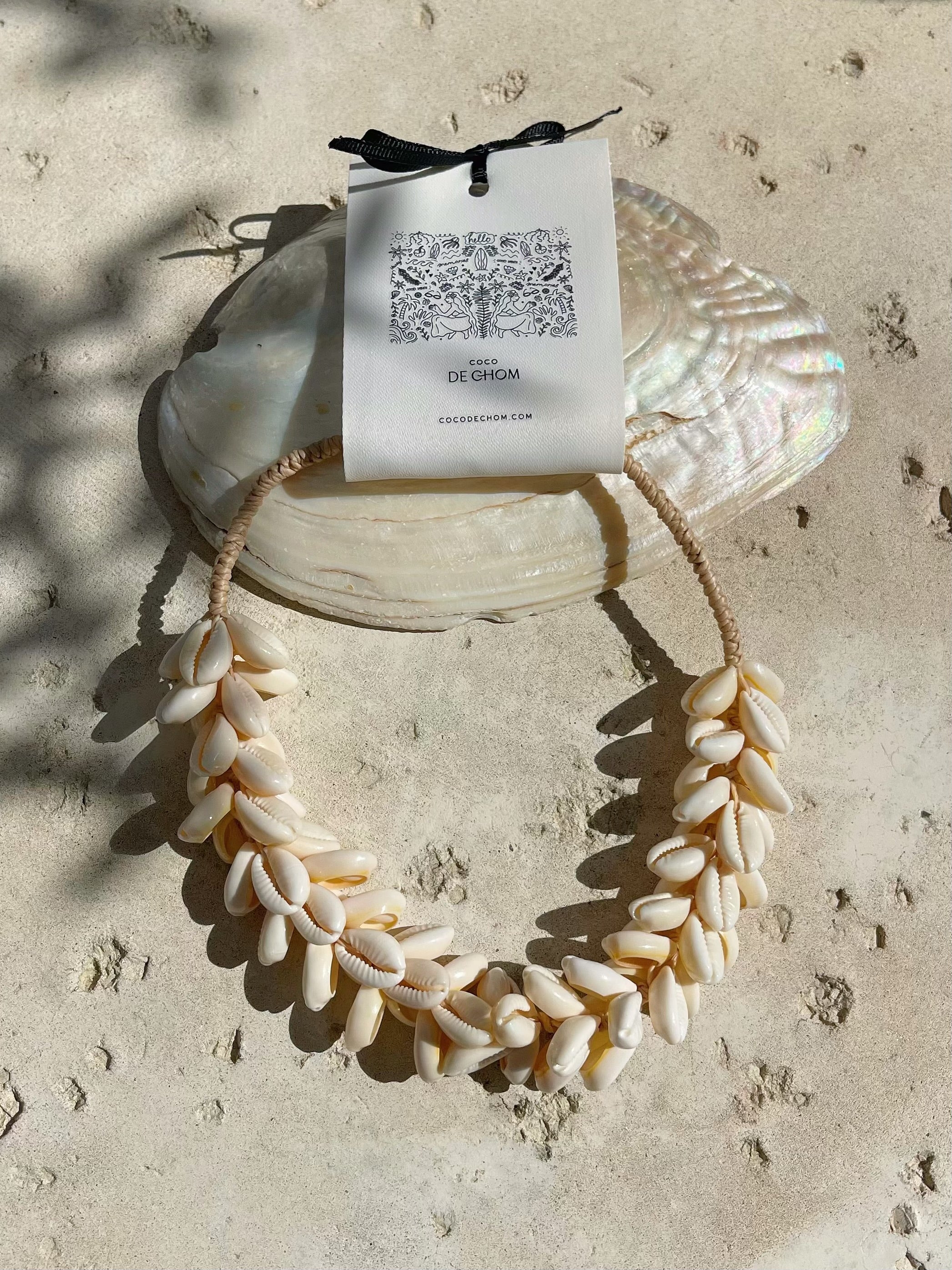 Ocean Cowrie Seashell Choker Necklace