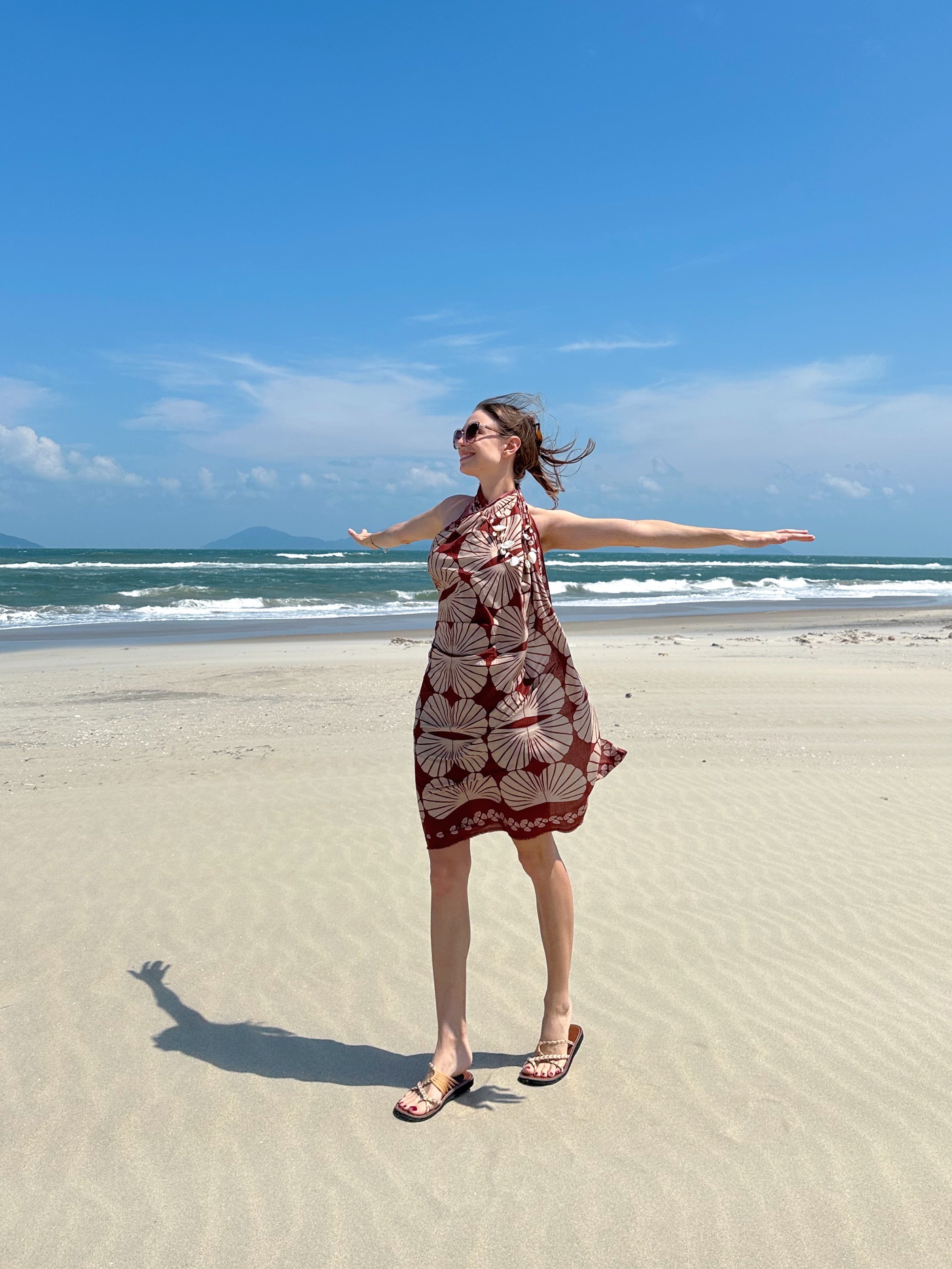 Eco-Friendly Seashell Print Sarong – Lightweight Beach Wrap | Coco De Chom
Sustainably crafted organic cotton sarong with seashell details. Perfect for beach cover-ups, resort wear, or a stylish summer wrap.