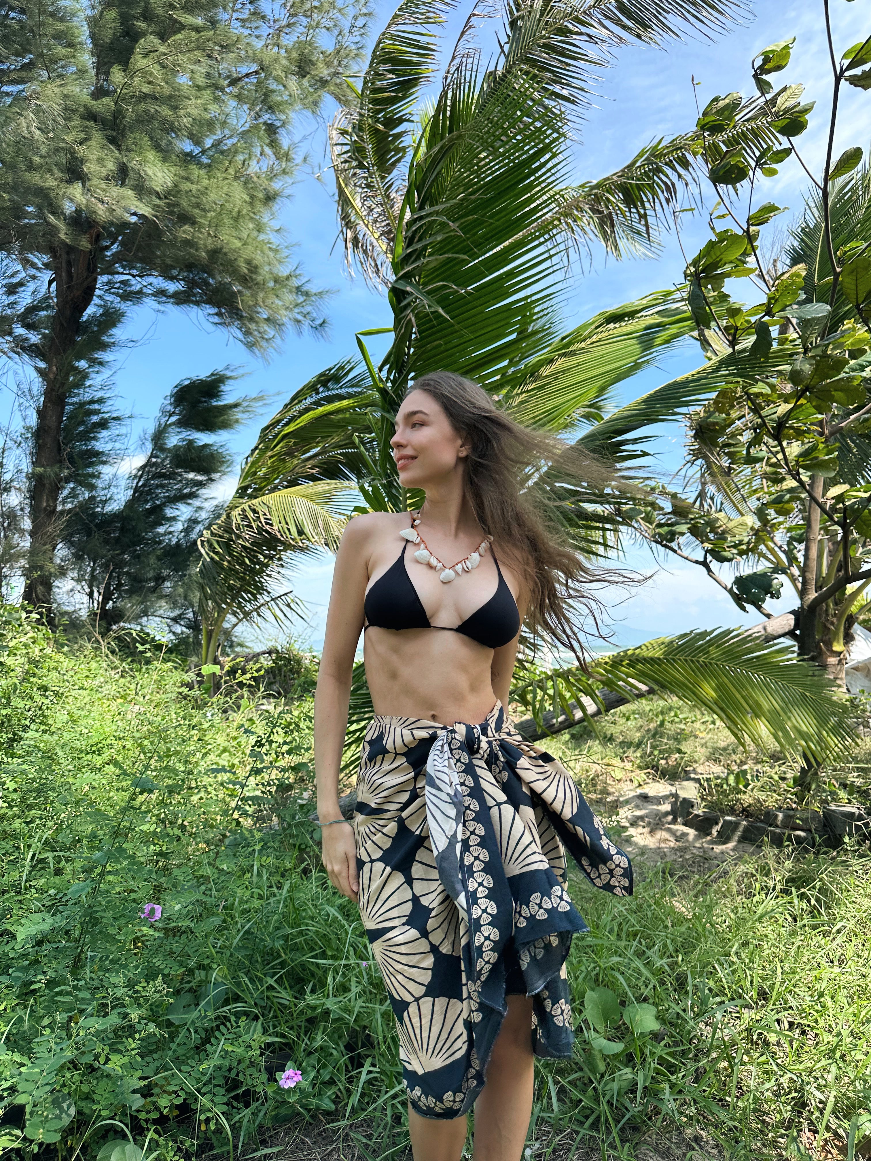 Organic Cotton Seashell Print Sarong – Beach Cover-Up | Coco De Chom
Handcrafted organic cotton sarong with seashell print, perfect as a beach cover-up. Lightweight, breathable, and eco-friendly for tropical vacations or resort wear.