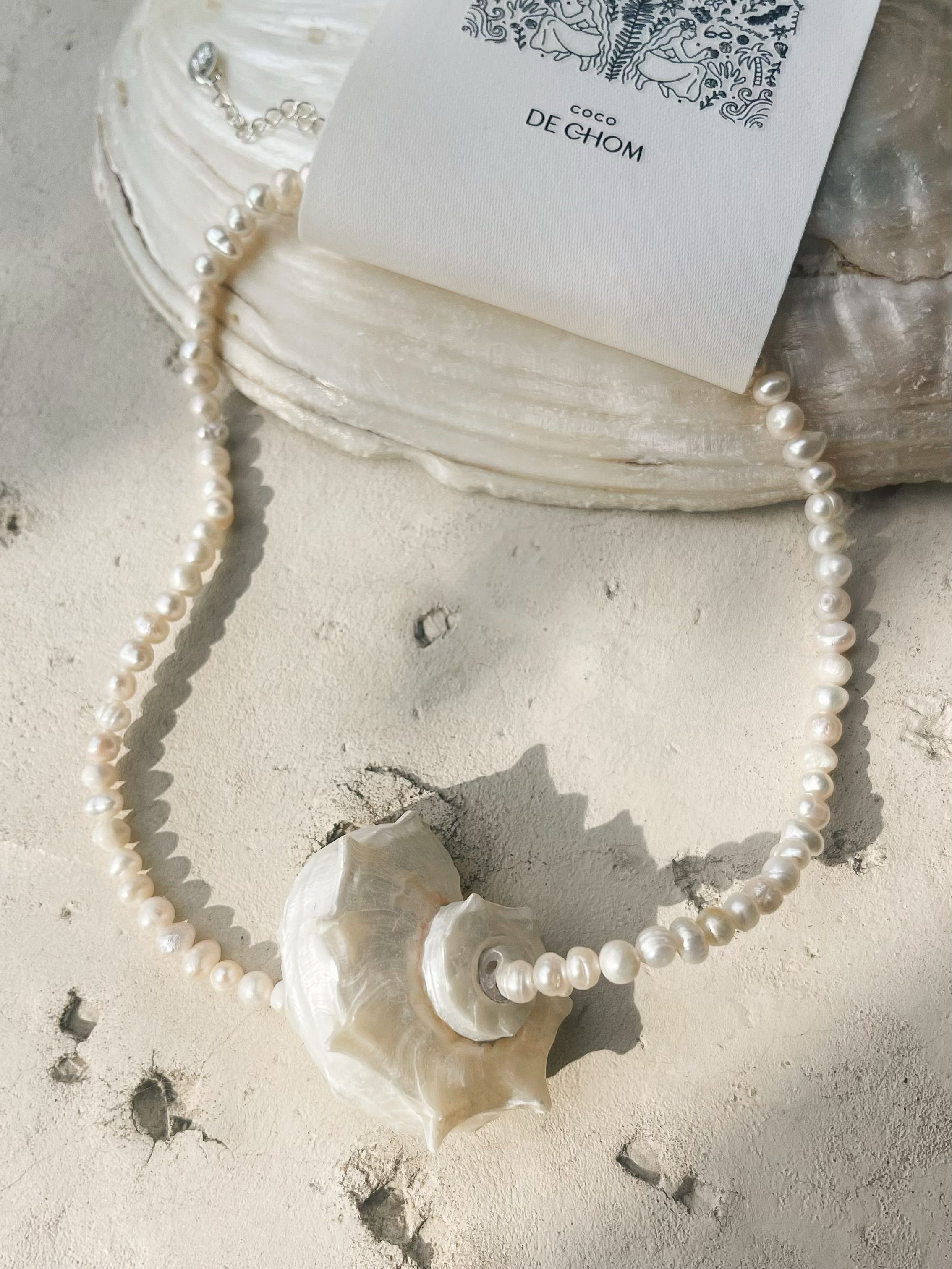 Seashell Pearl Choker Necklace