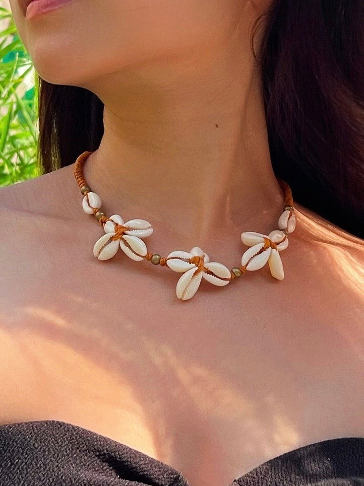 Flower Cowrie Choker Necklace | Beach Accessories | Boho Choker Necklace | Coco de Chom