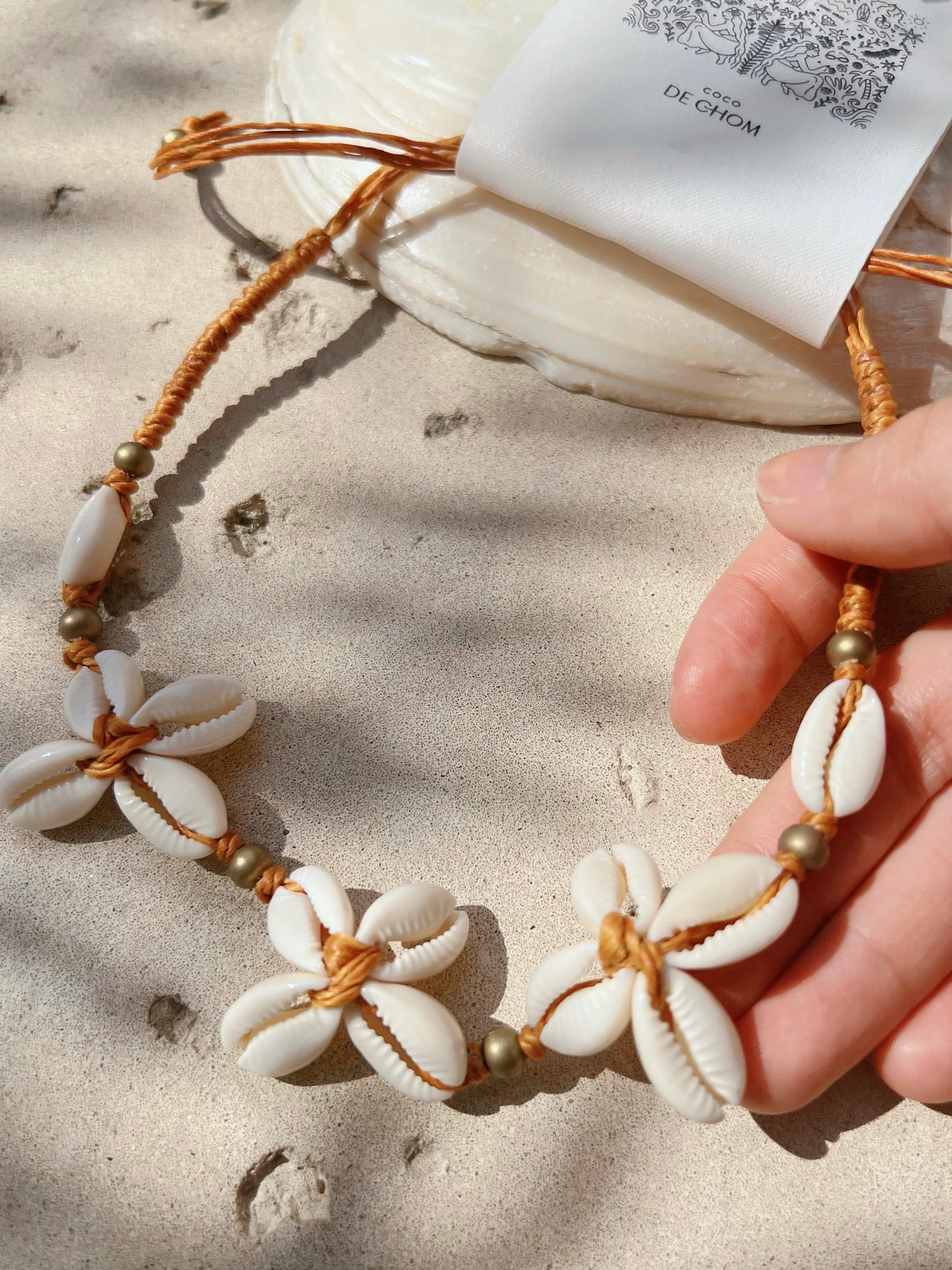 Flower Cowrie Choker Necklace | Beach Accessories | Boho Choker Necklace | Coco de Chom