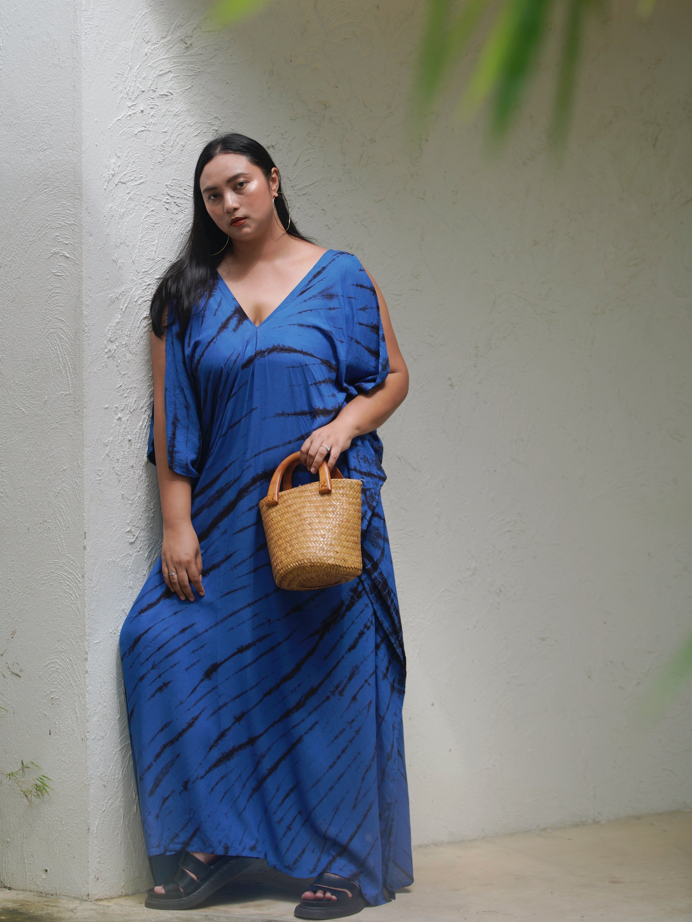 Shop Tie dye V Neck Kaftan Dress Plus size,  Blue Boho Caftan Over sized Caftan in Blue - Resort Dress - Bohemian Long Kaftan for beach dress resortwear from Coco De Chom?