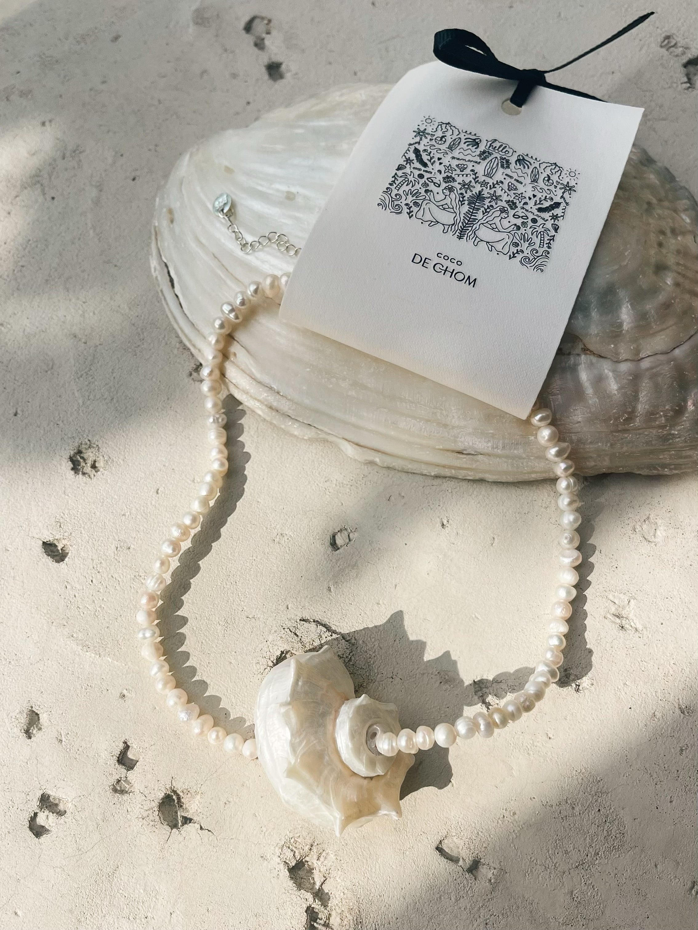 Seashell Pearl Choker Necklace