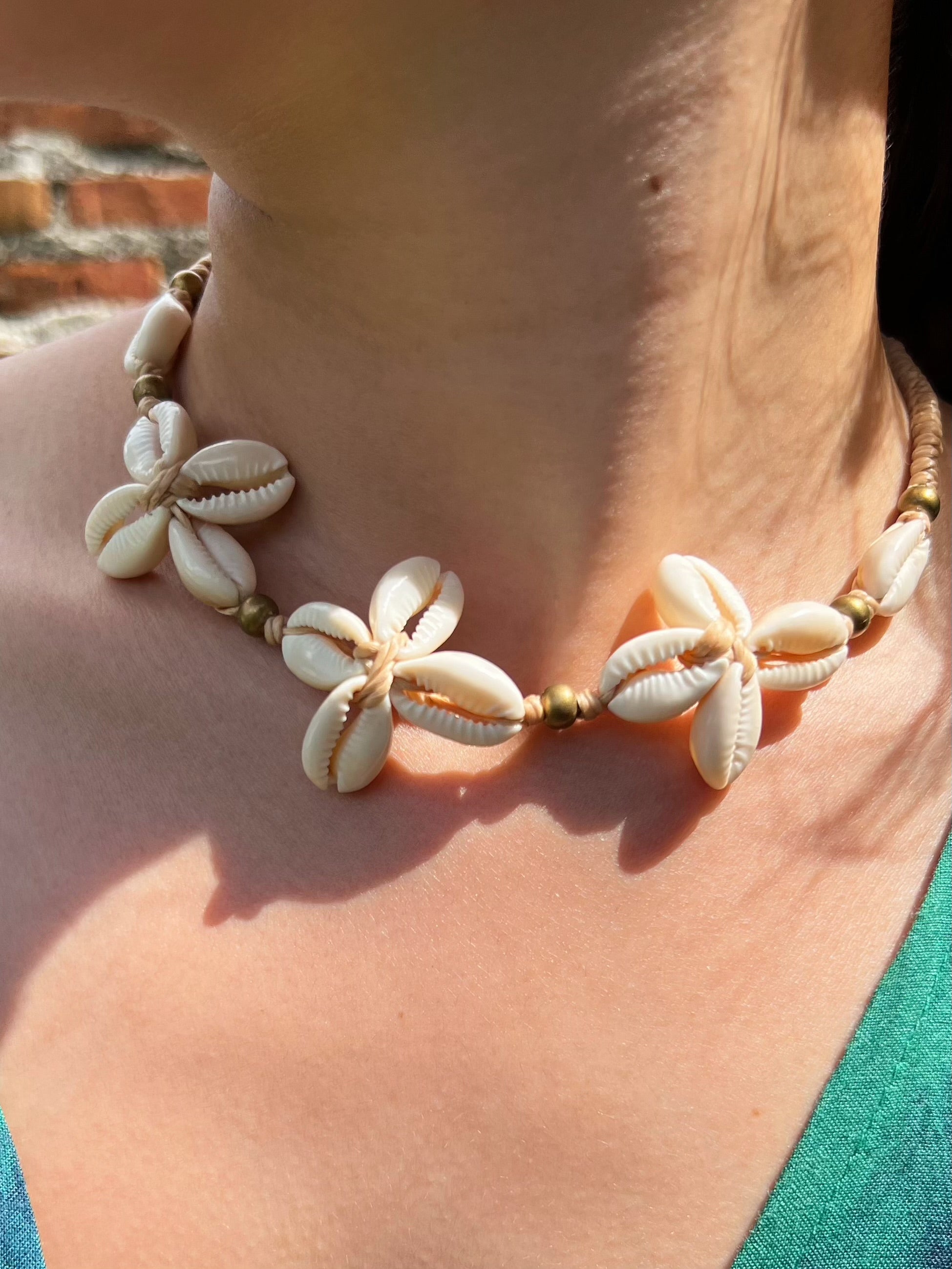 Flower Cowrie Choker Necklace | Beach Accessories | Boho Choker Necklace | Coco de Chom