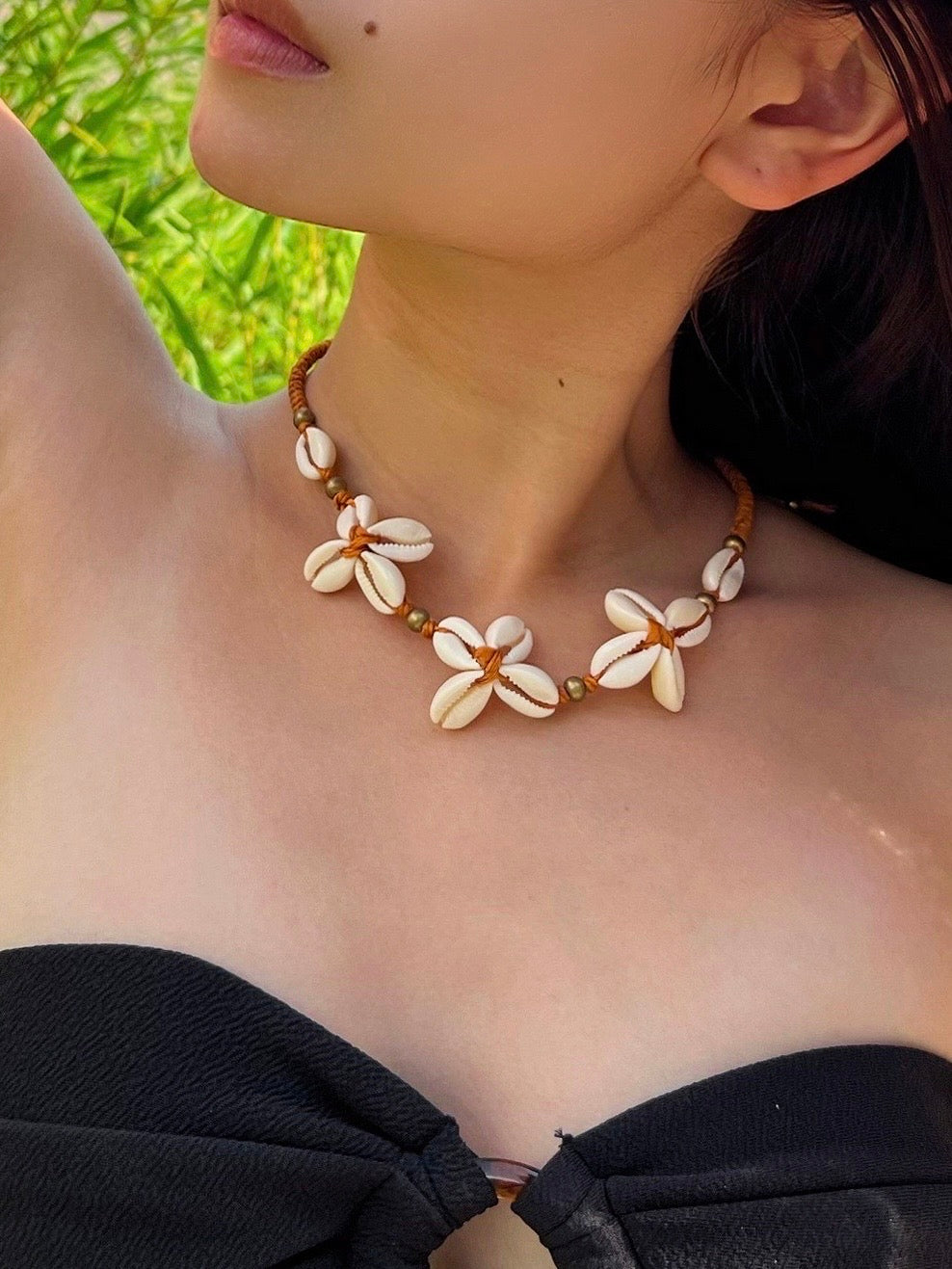 Flower Cowrie Seashell Choker Necklace