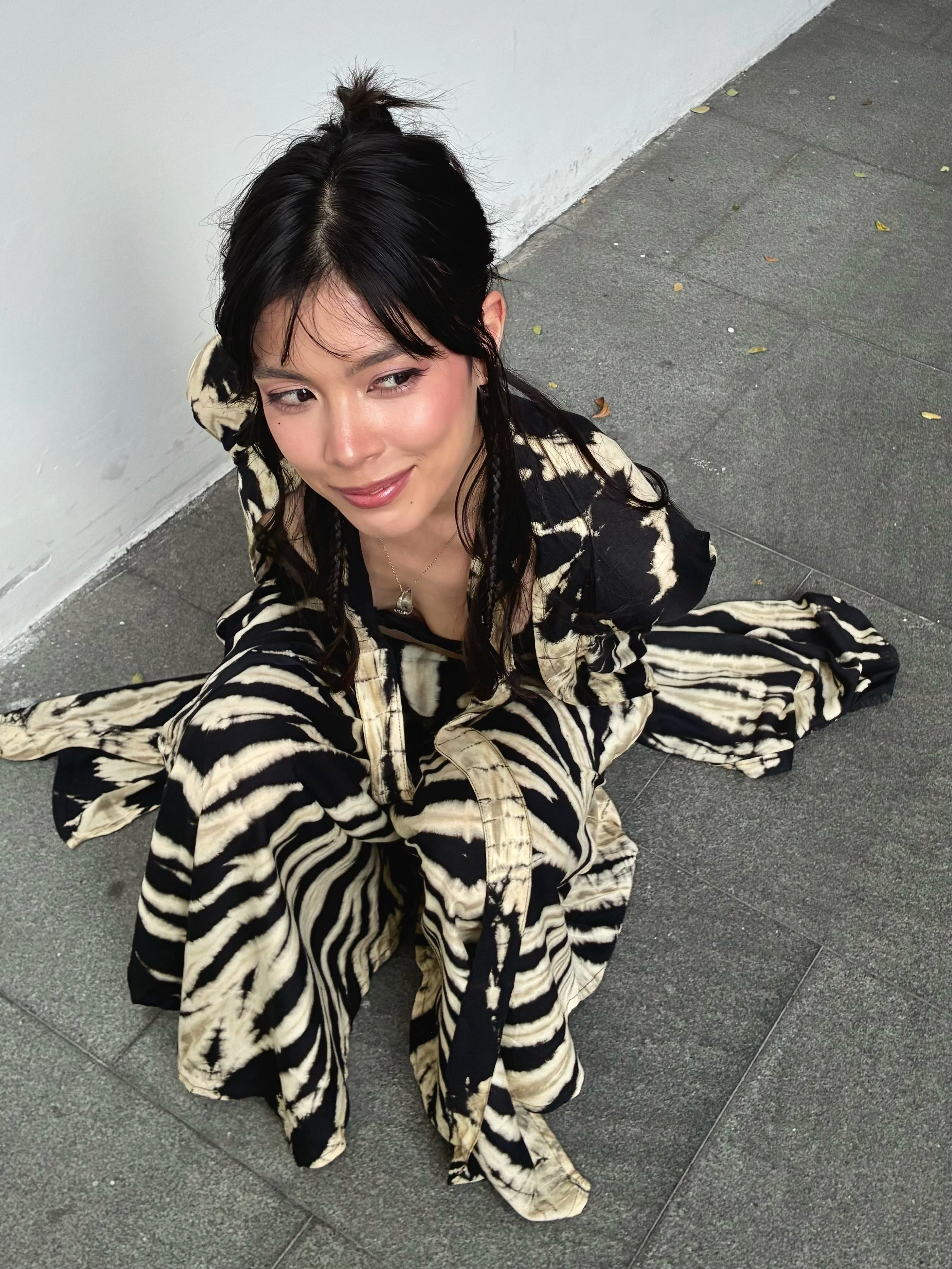 seashell tie dye kimono robe in black, long kimono robe boho beach outfit