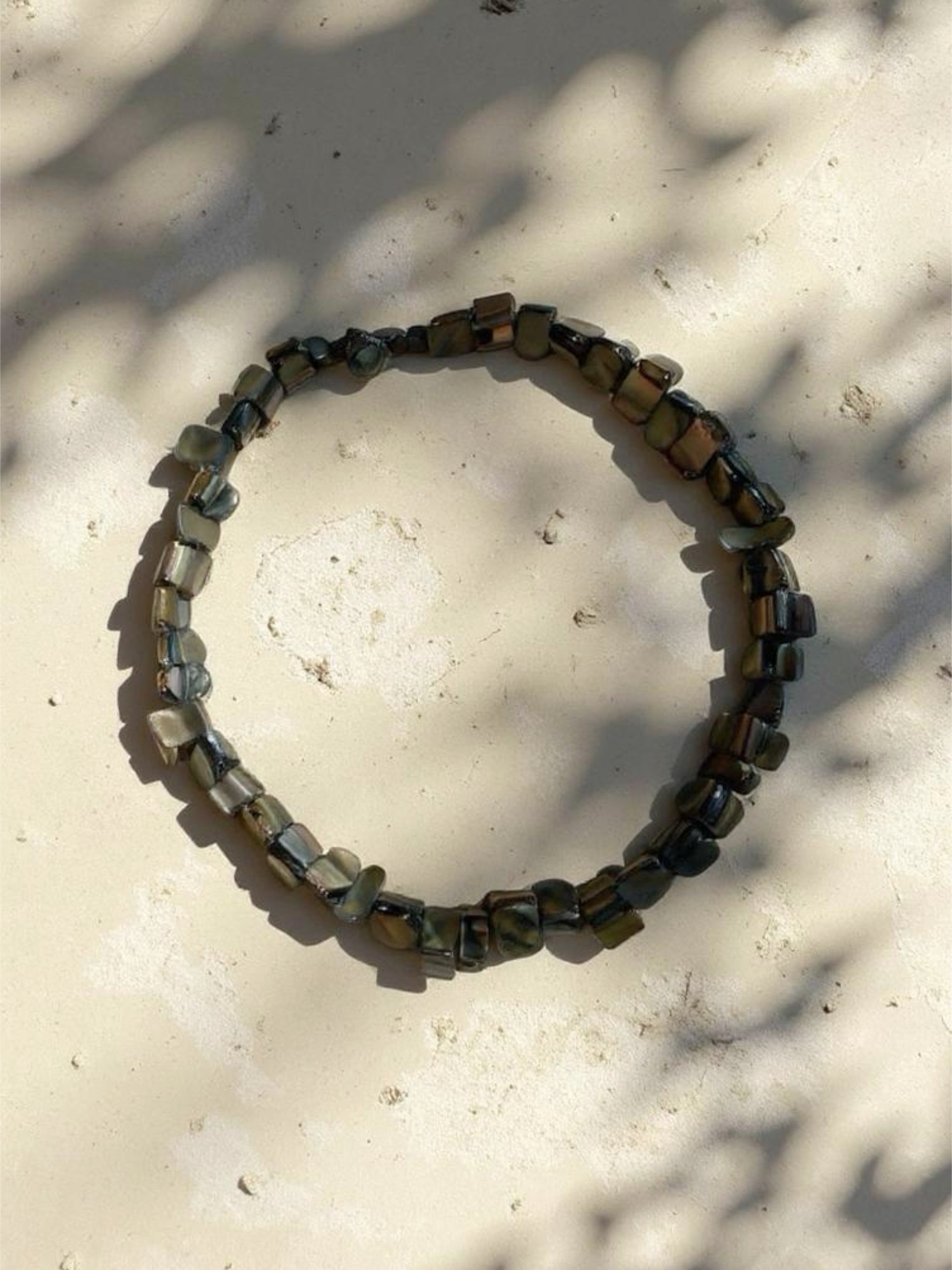 Add this Boho Mother of Pearl Necklace Choker to your wardrobe! - Beach accessories | Beach choker | Summer Fashion Aesthetic 