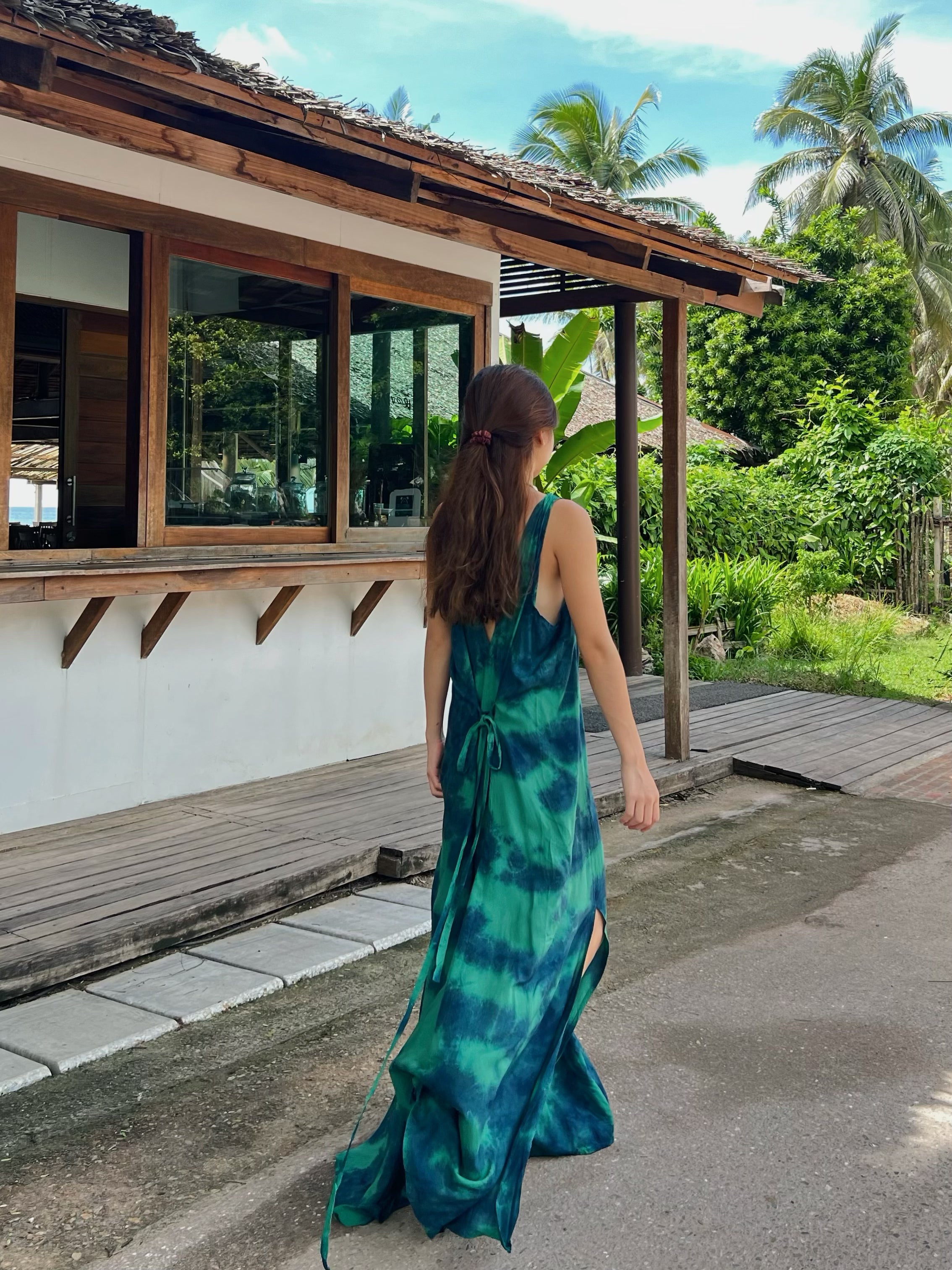 Shop Tie dye V Neck Maxi Dress Green- Casual Loose fit Resort Dress - Bohemian Beach Maxi Dress Tie Dye | Coco De Chom