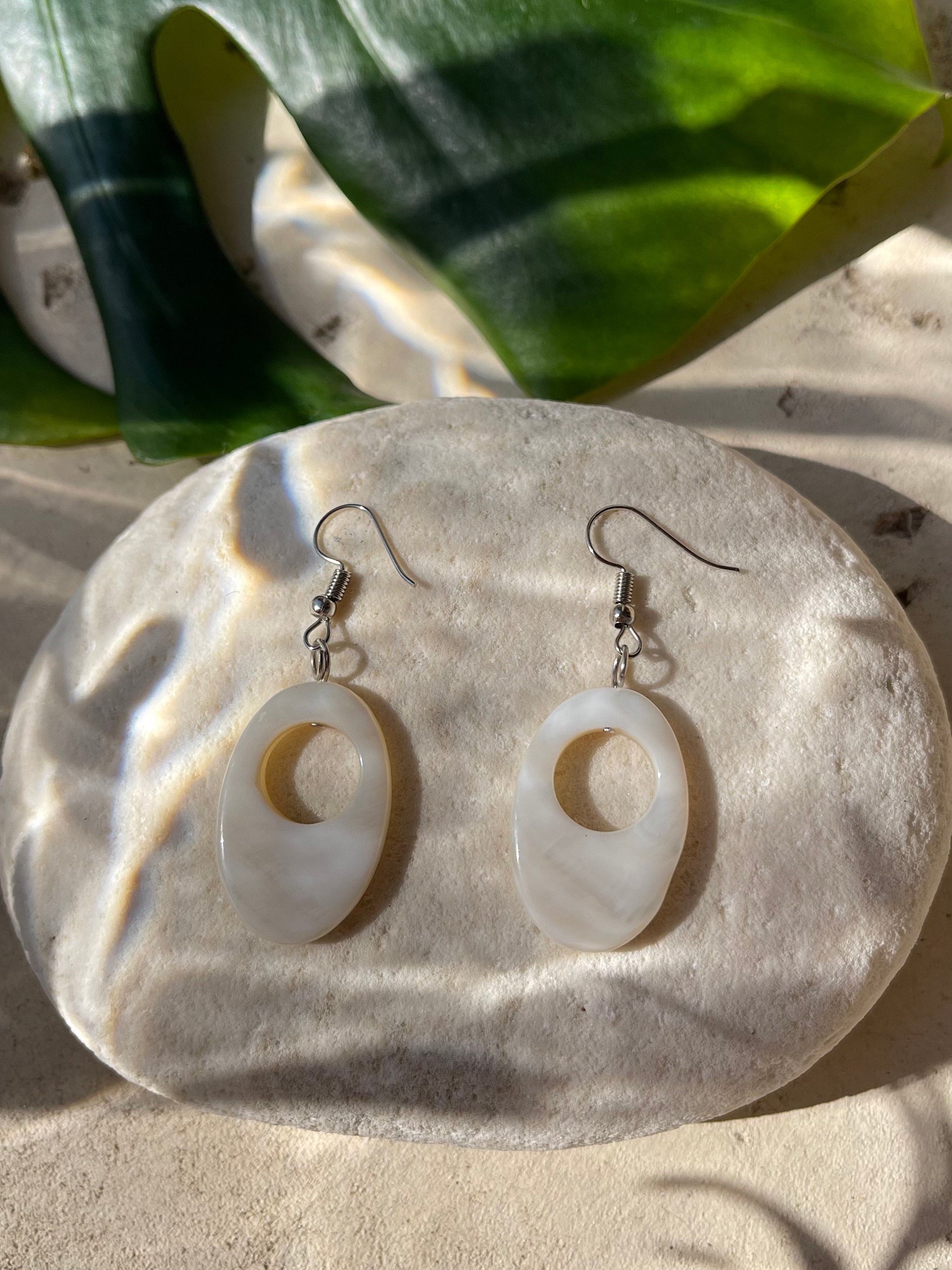 Nacre4, Mother of pearl handcrafted Earrings
